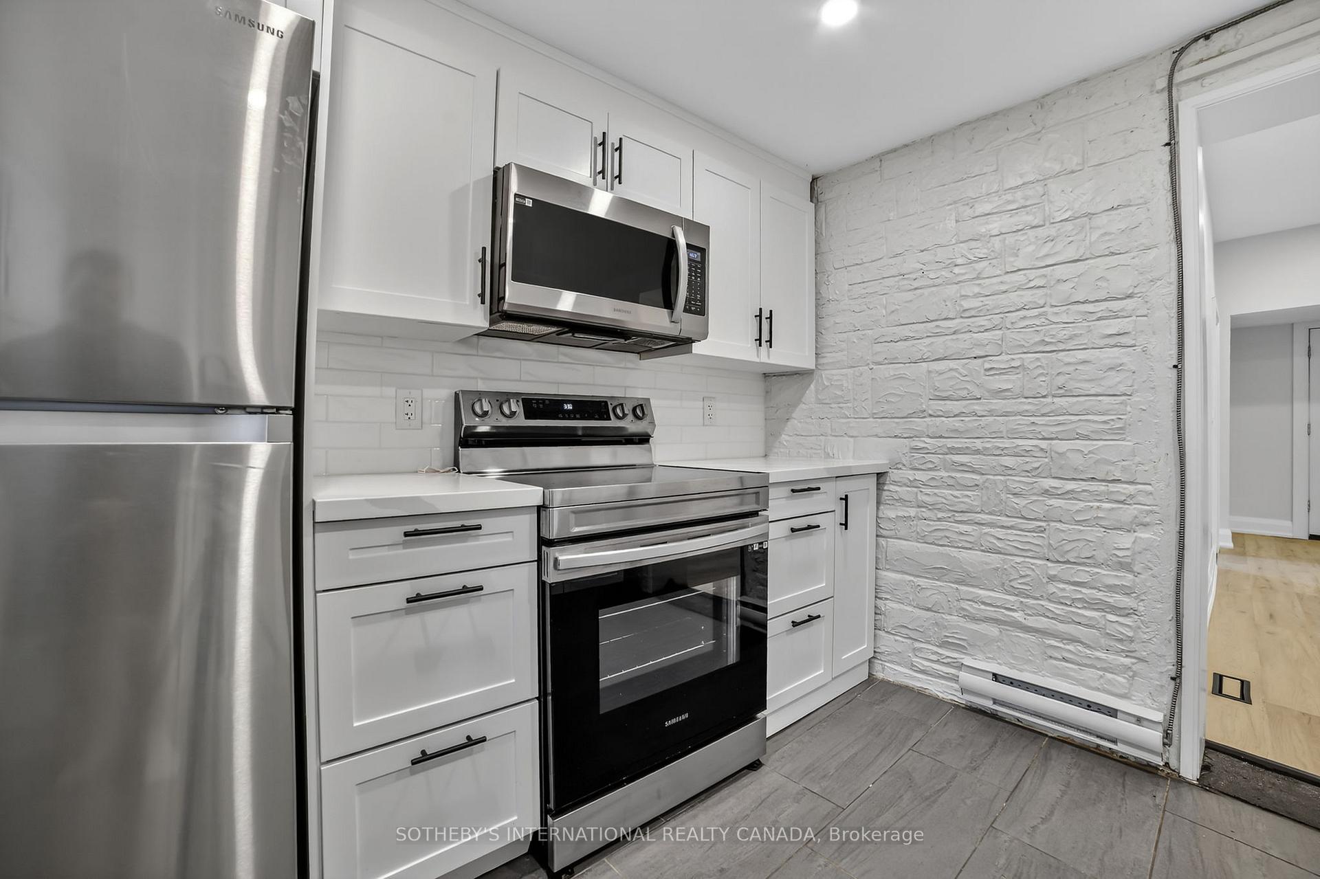 97 Garfield Avenue S