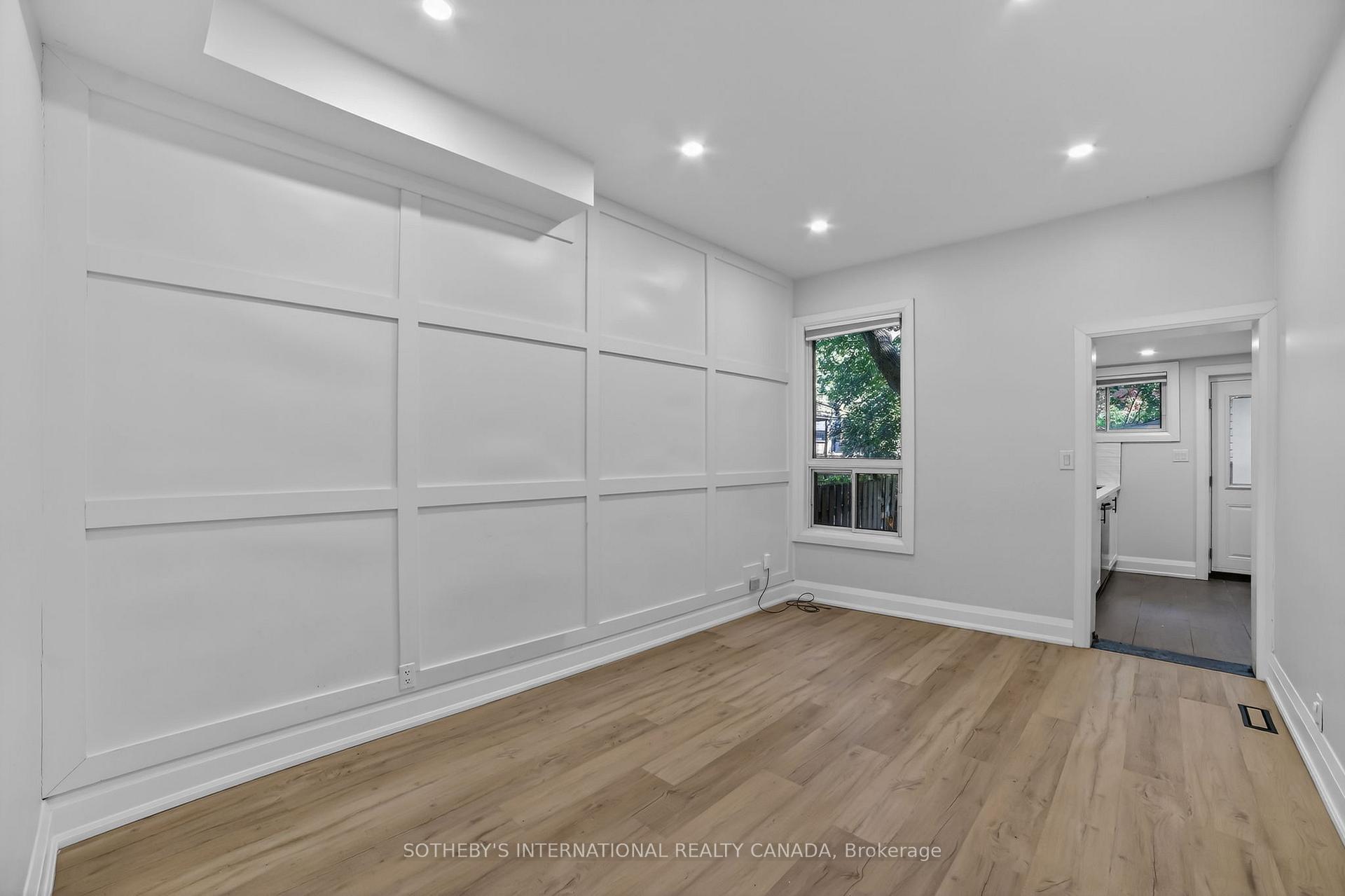 97 Garfield Avenue S