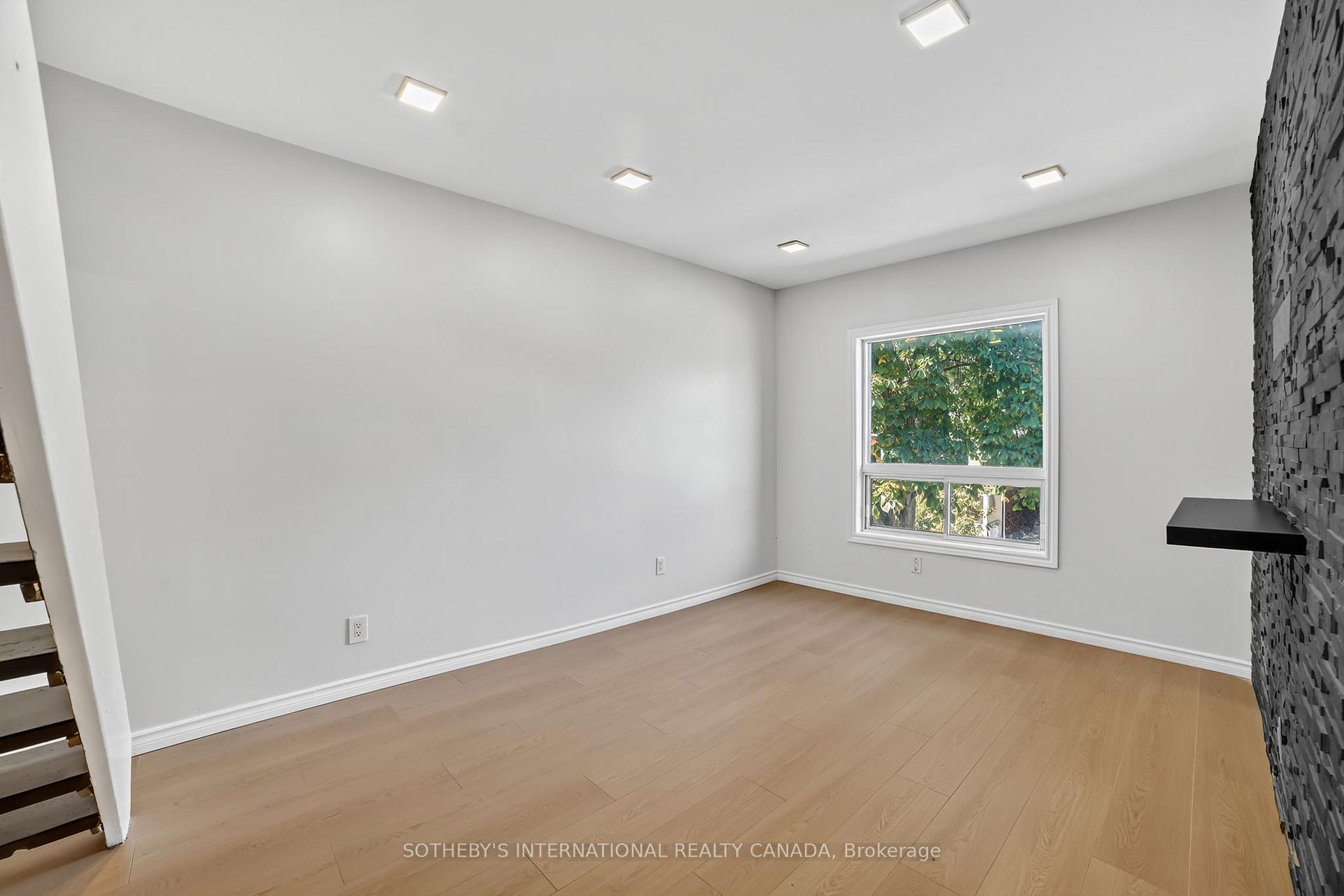 97 Garfield Avenue S