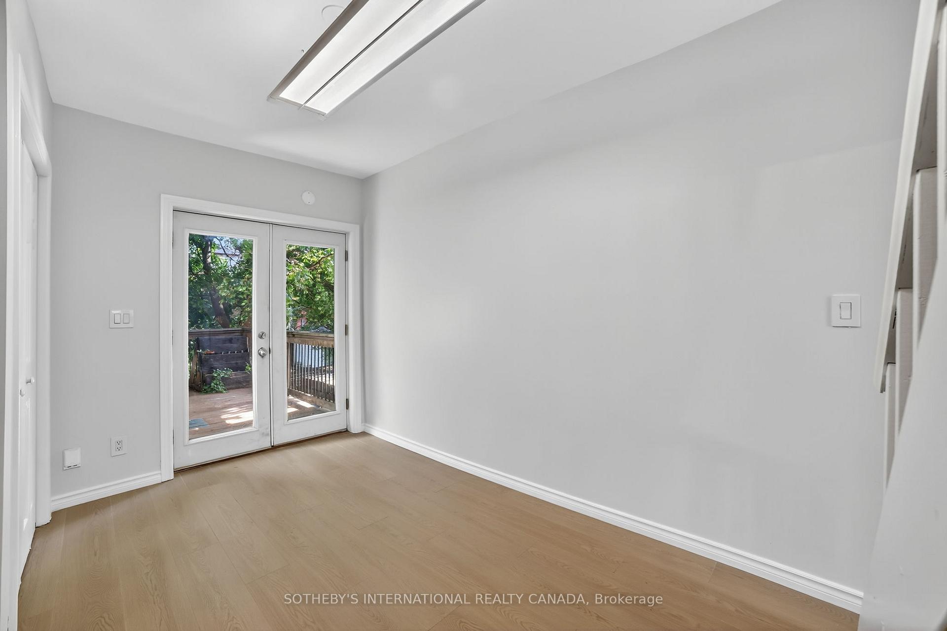 97 Garfield Avenue S