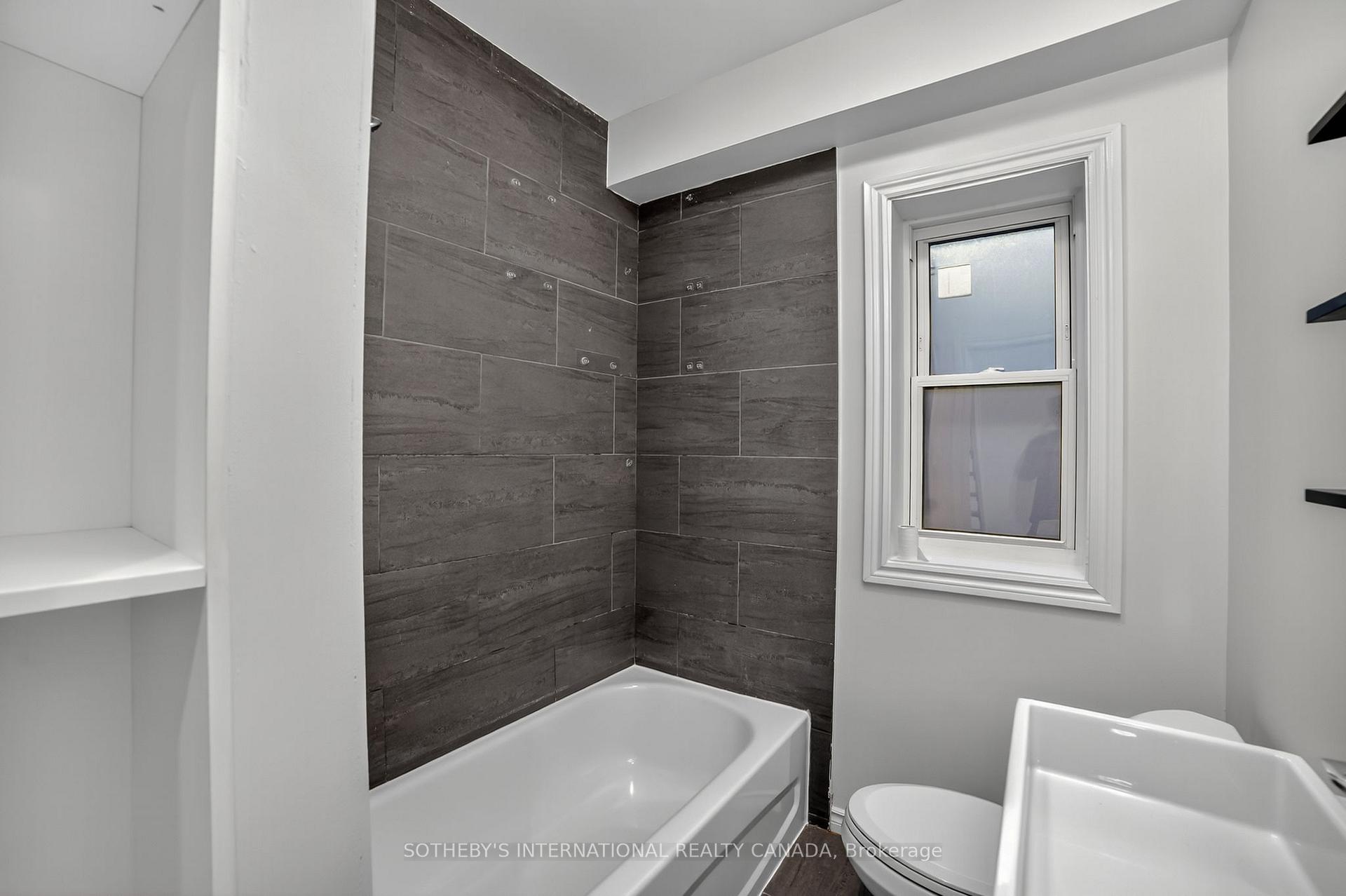 97 Garfield Avenue S