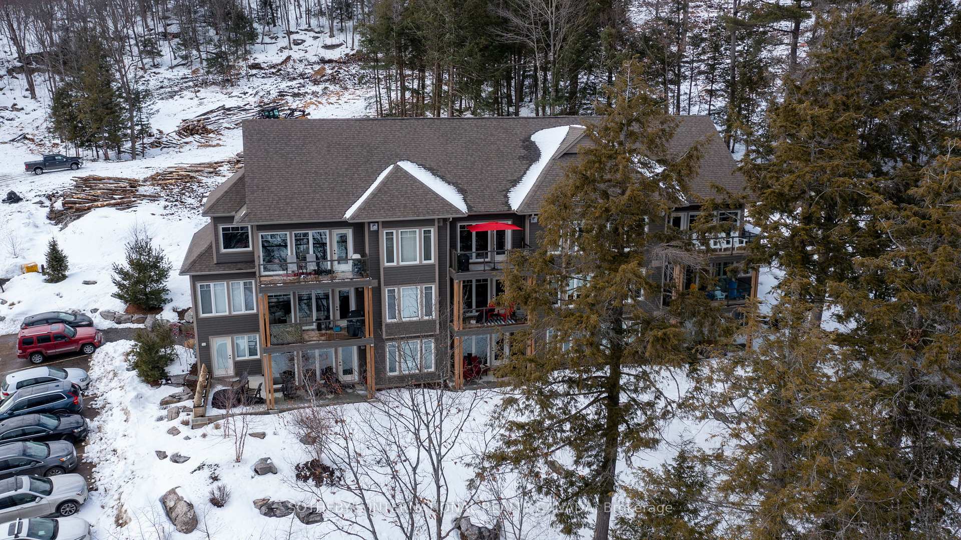 3 TREE TOPS Lane 302