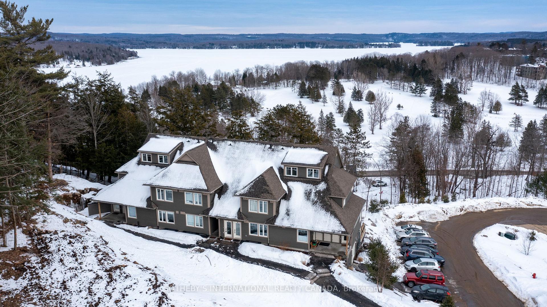 3 TREE TOPS Lane 302