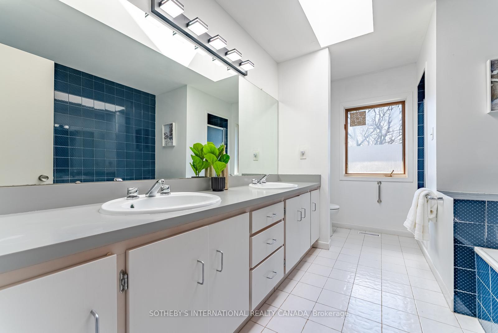 20 Ridgeview Court