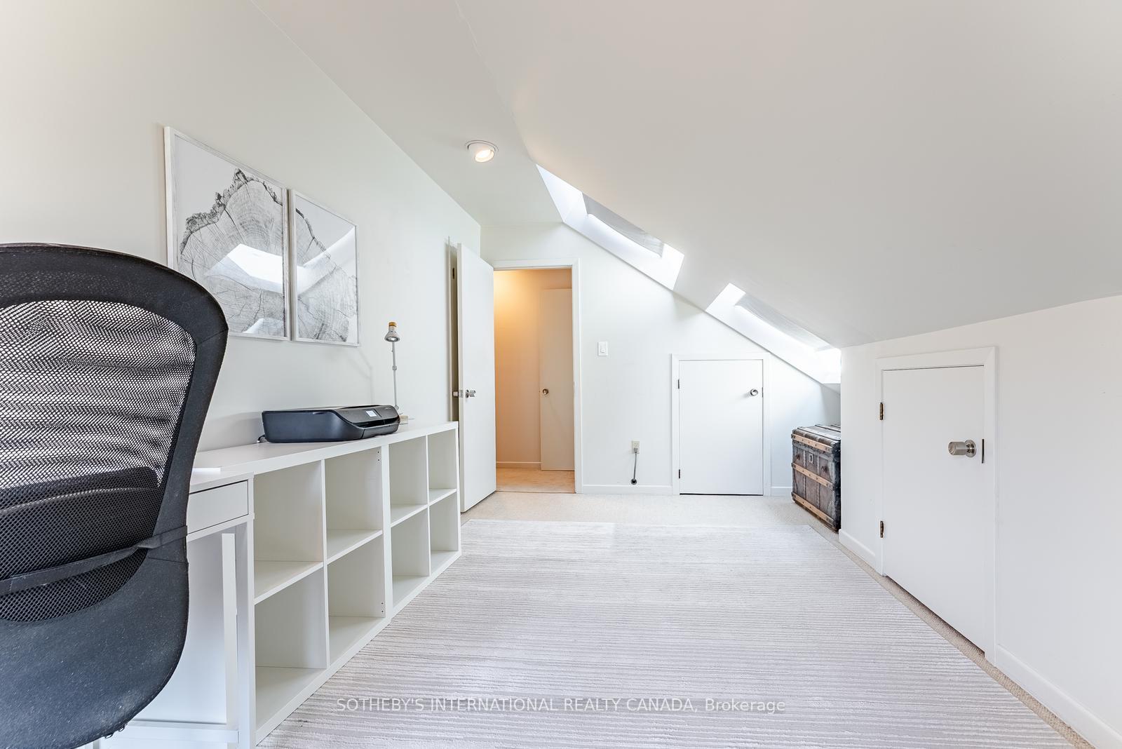 20 Ridgeview Court