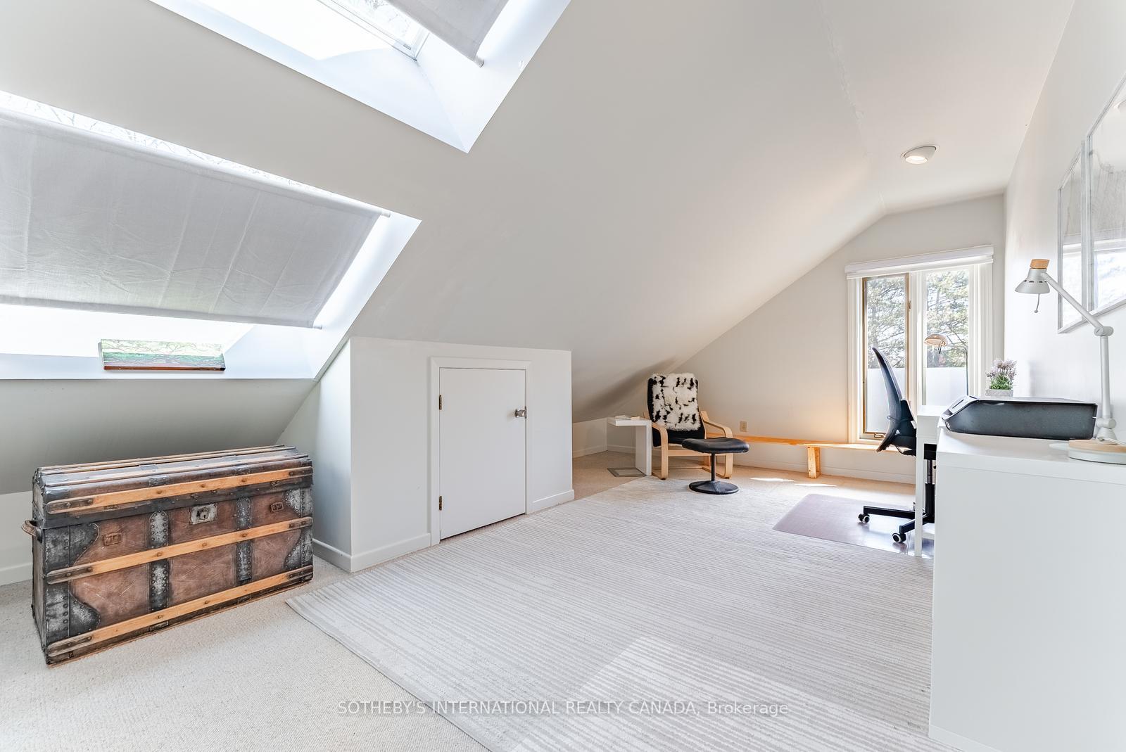 20 Ridgeview Court