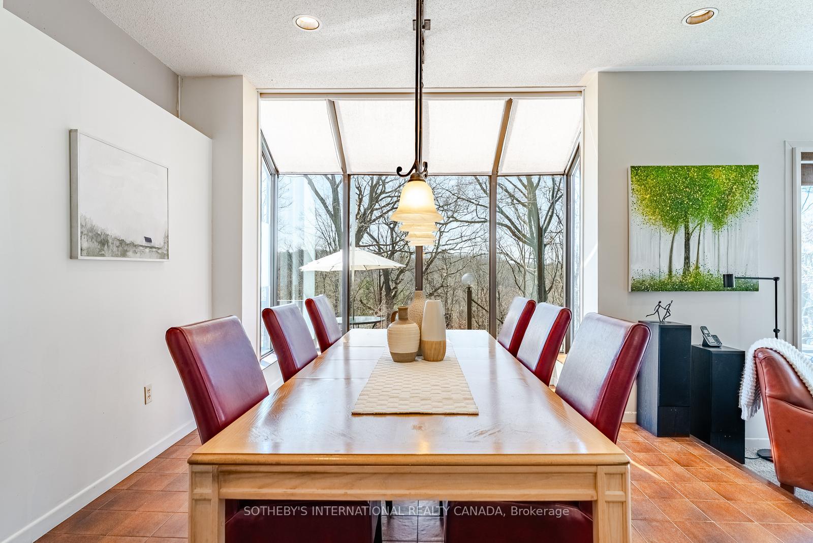20 Ridgeview Court