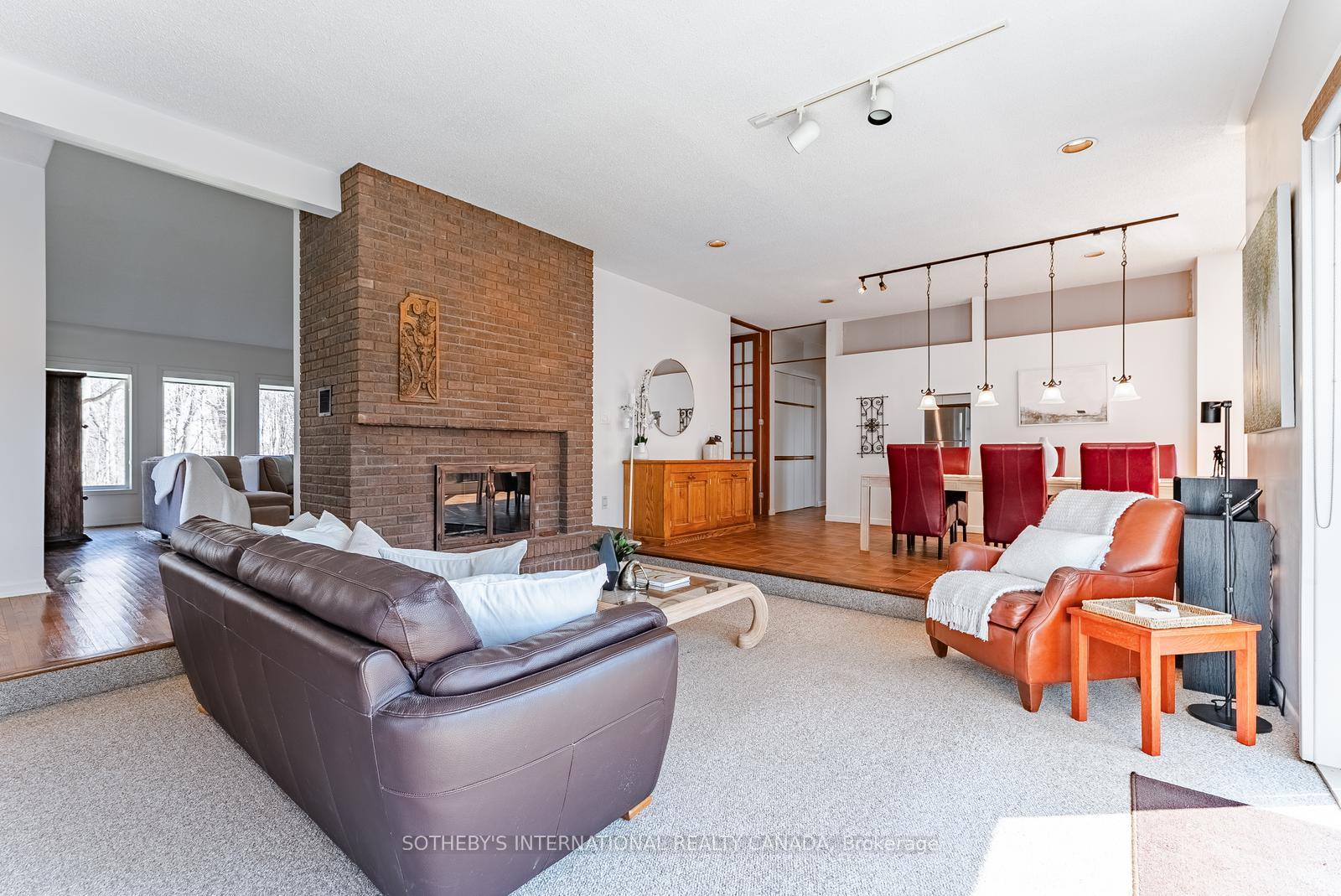 20 Ridgeview Court