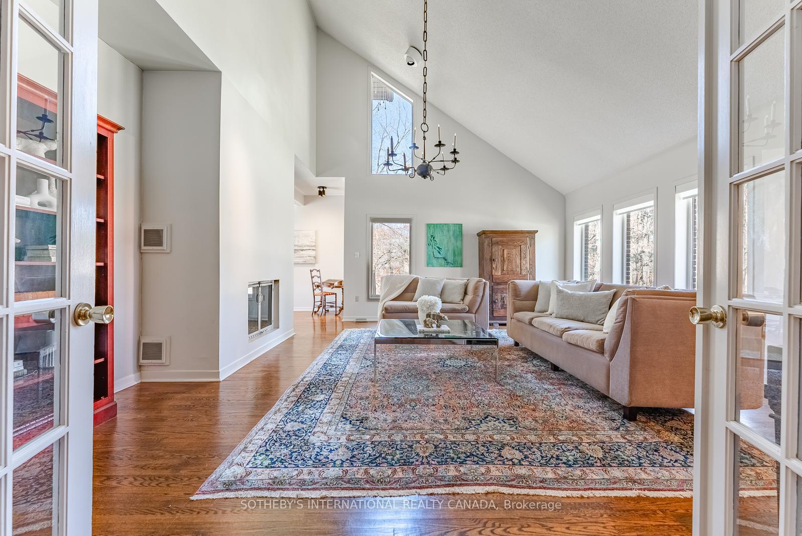 20 Ridgeview Court