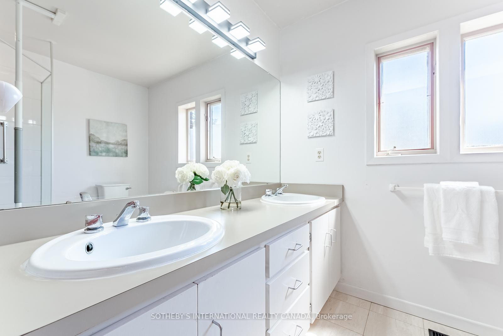 20 Ridgeview Court