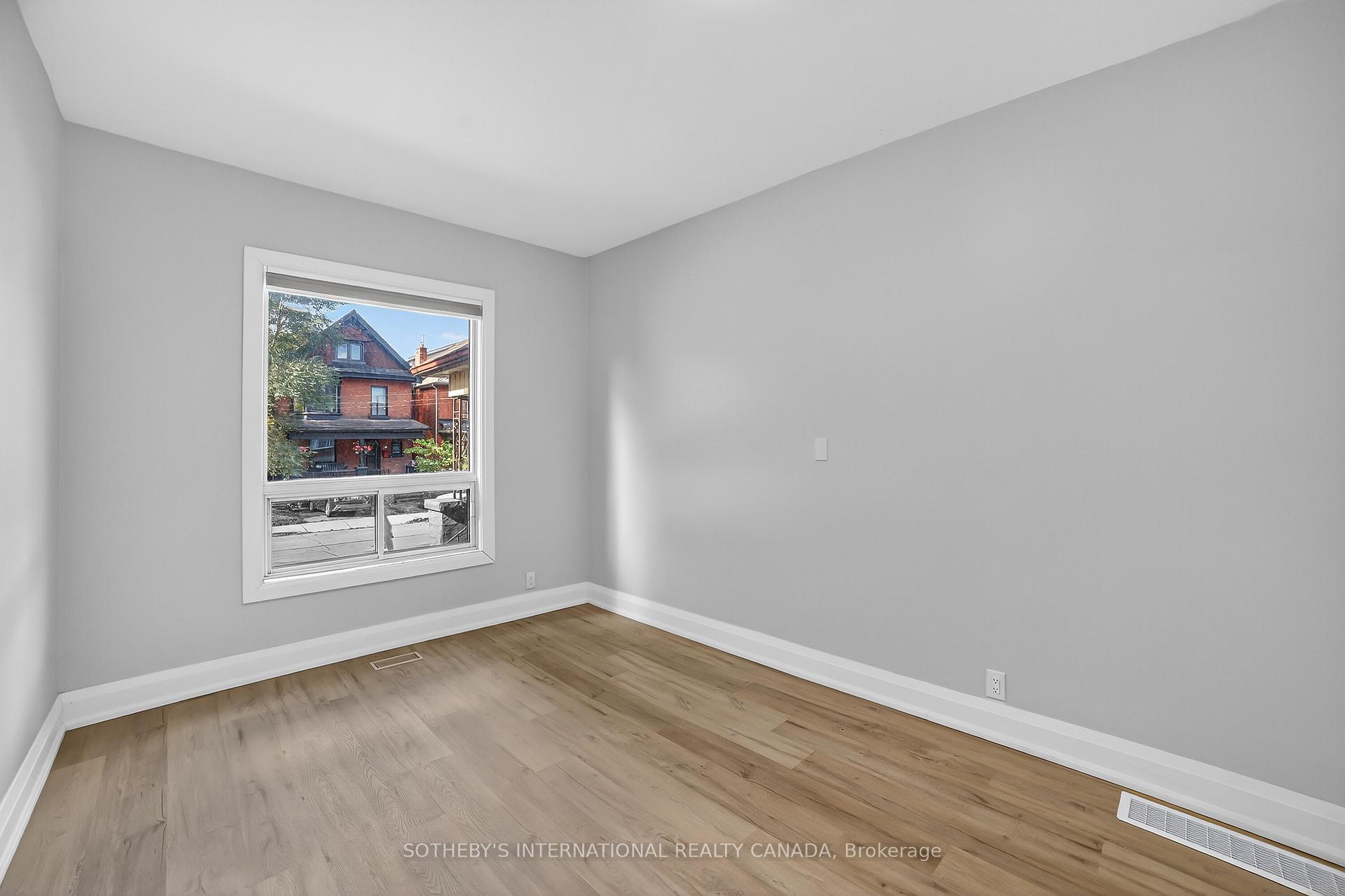 97 Garfield Avenue S