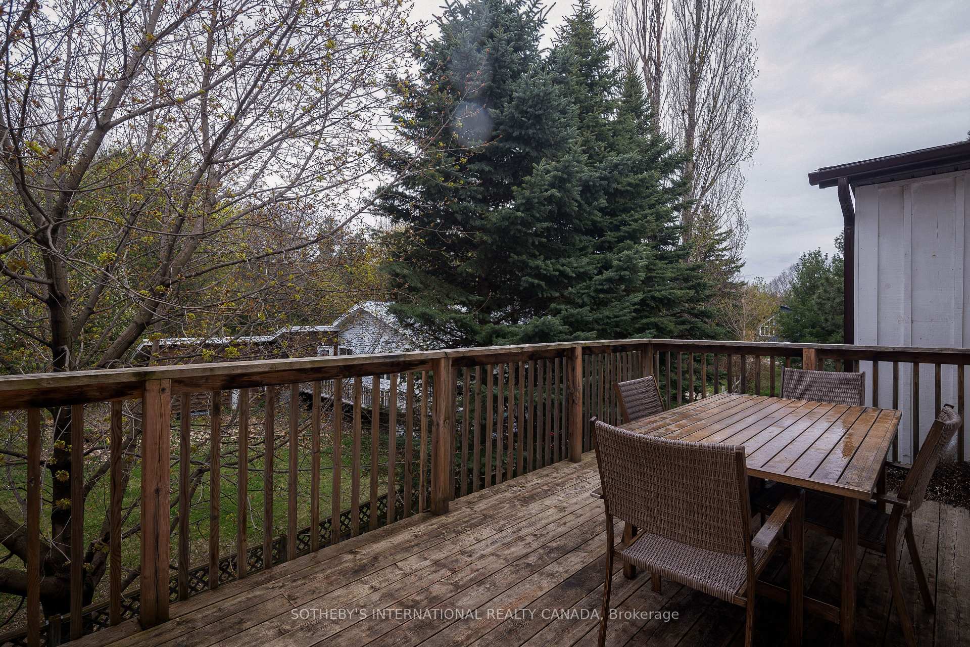210 Arlberg Crescent