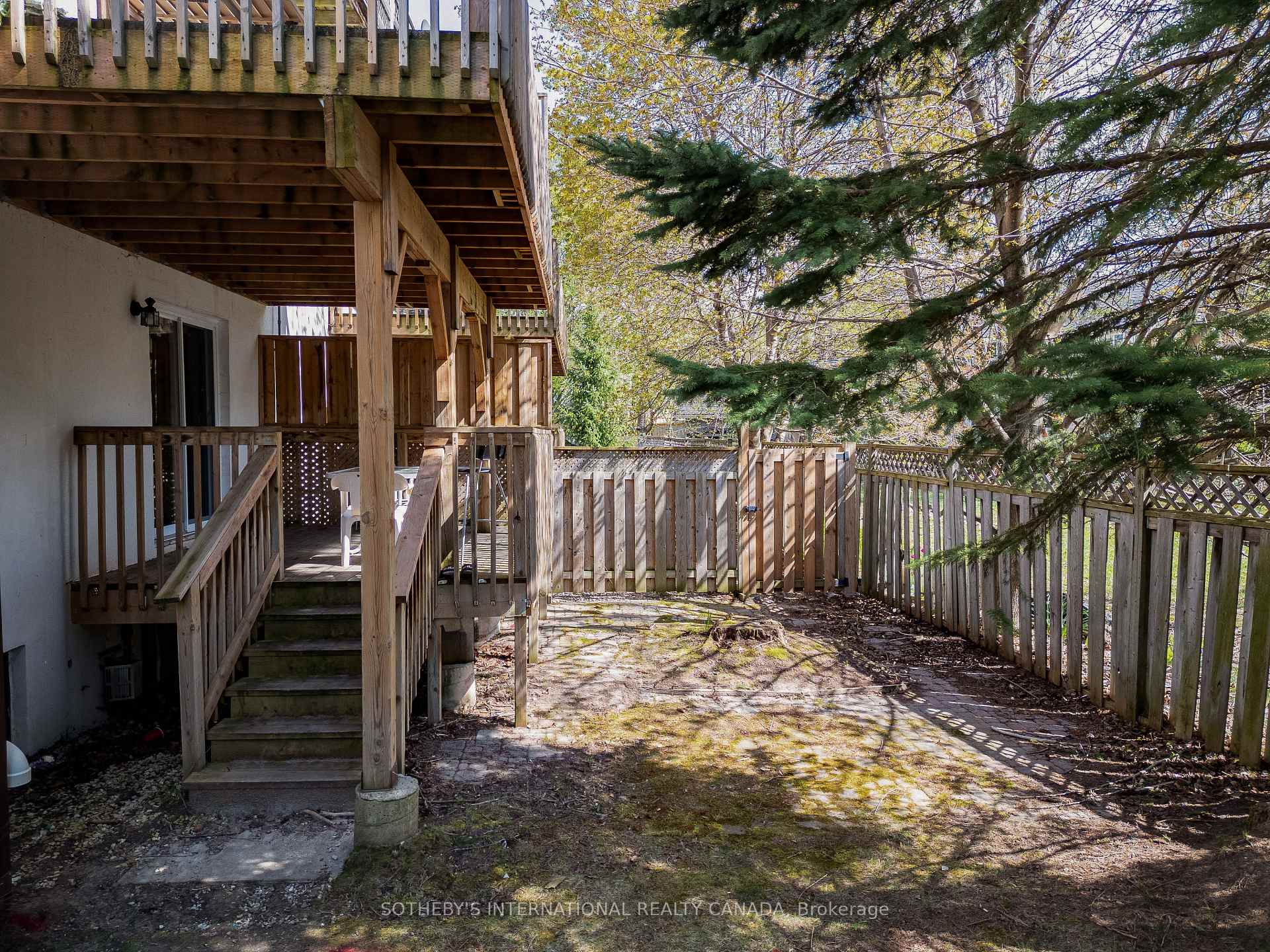 210 Arlberg Crescent