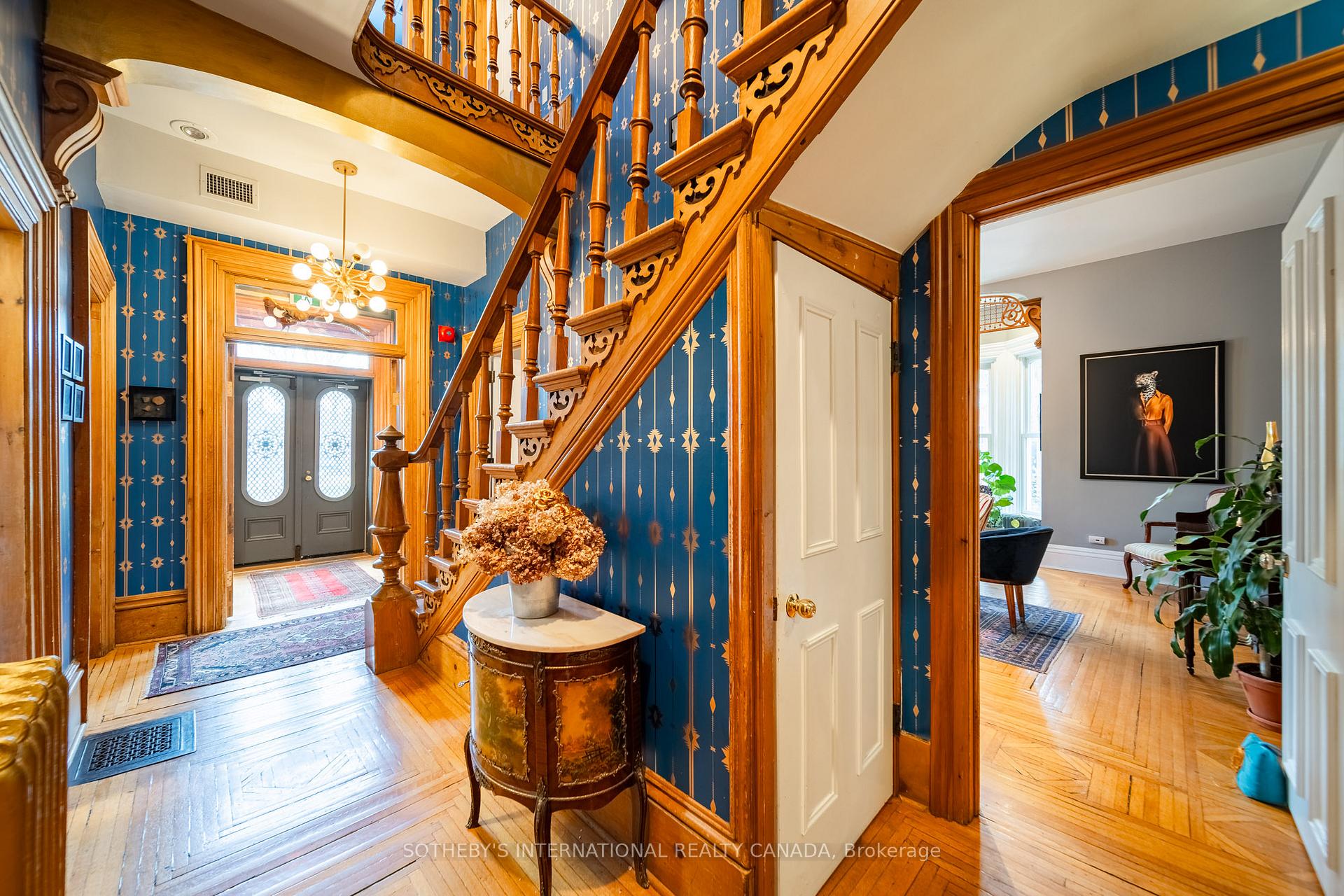 343 Main Street E