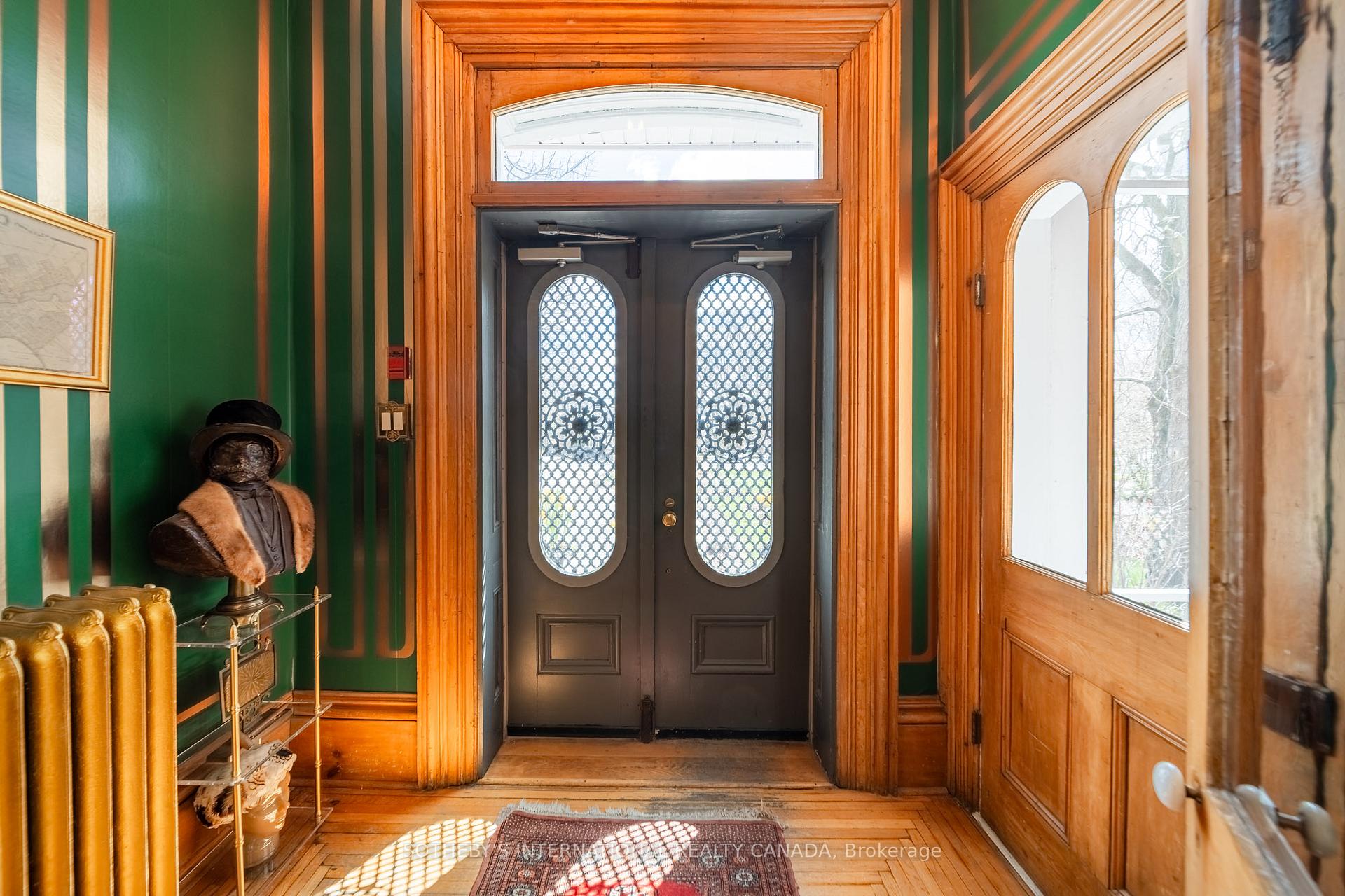 343 Main Street E