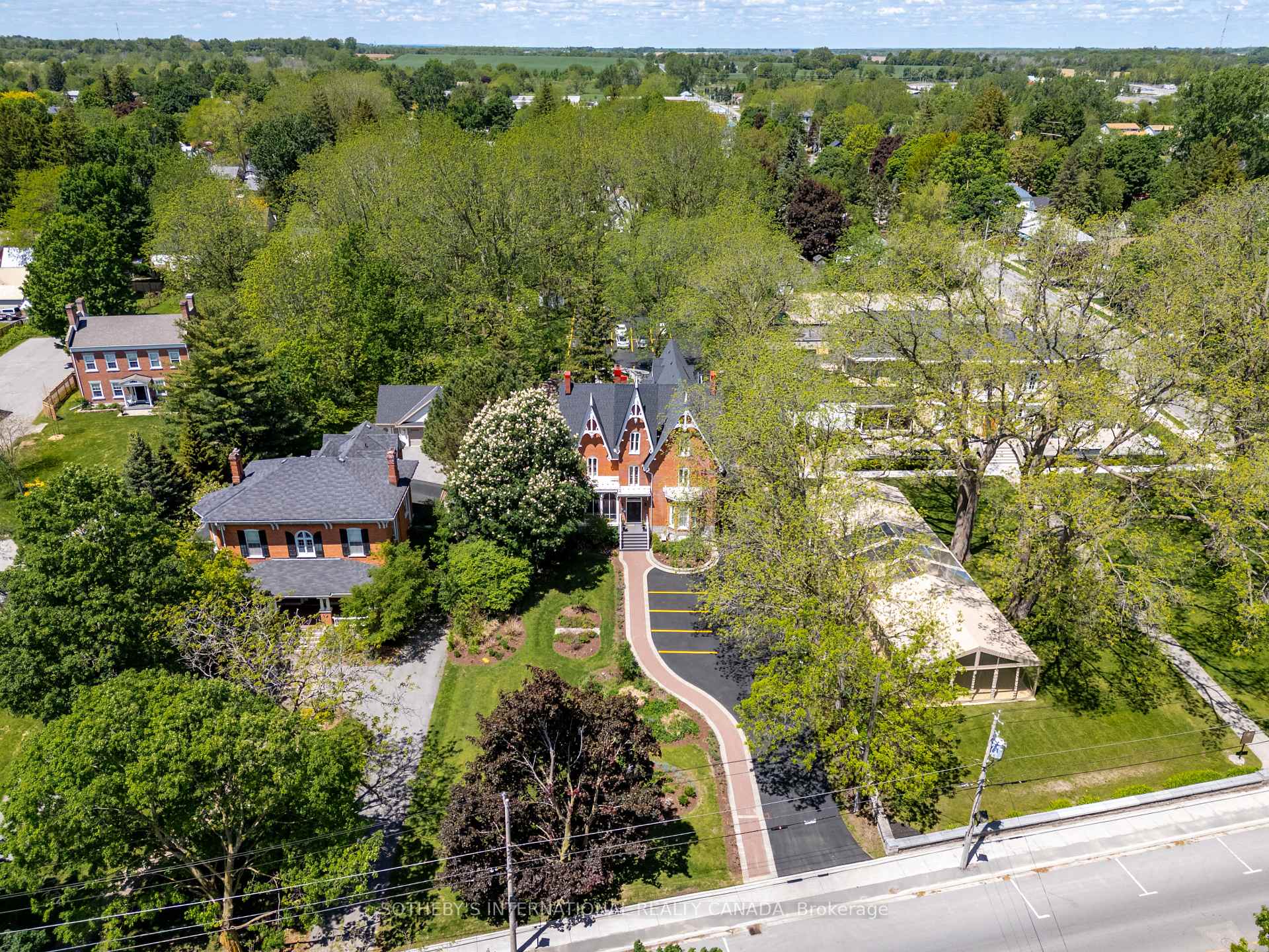 343 Main Street E