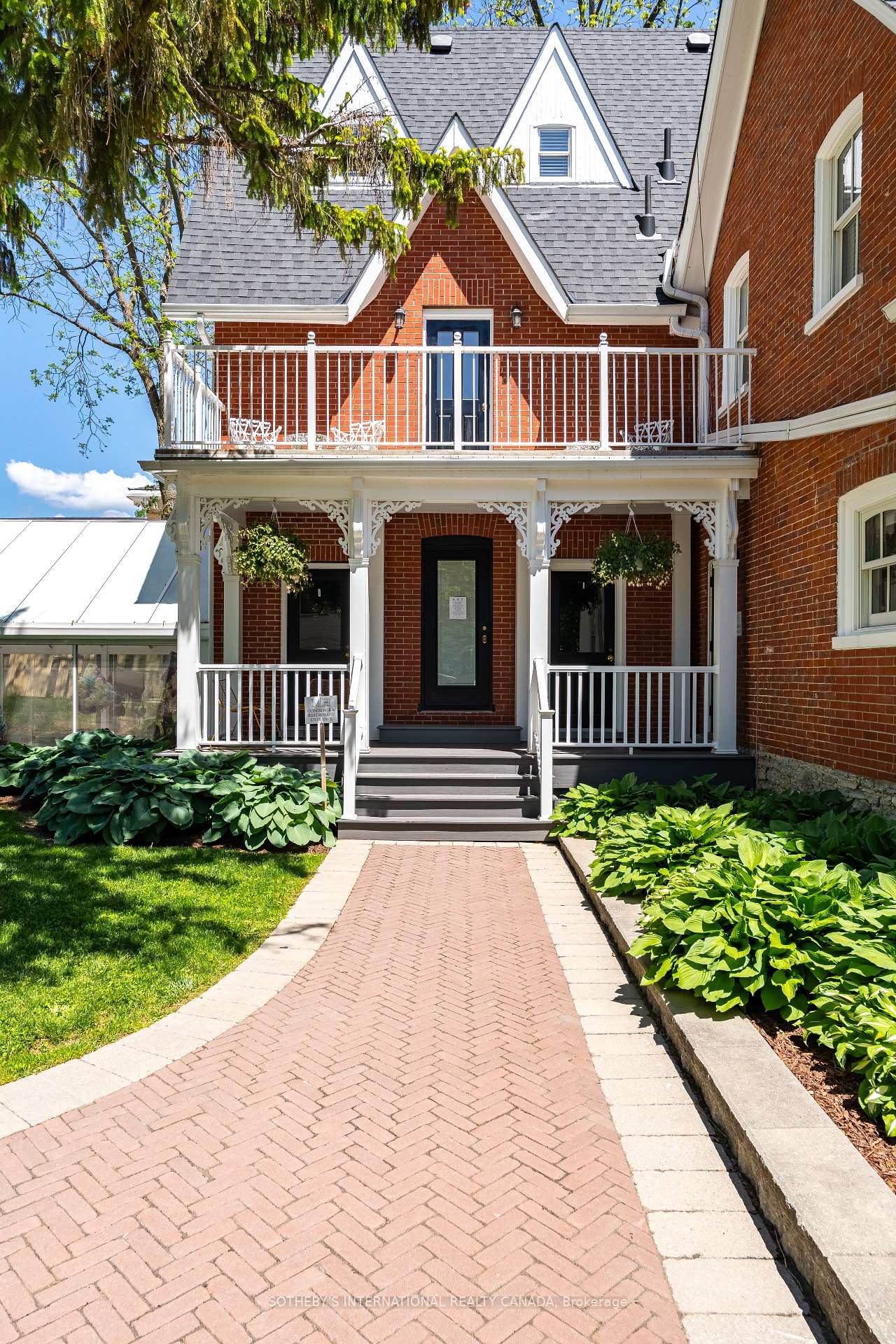 343 Main Street E