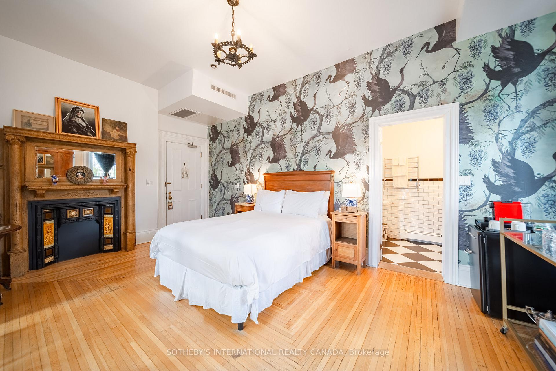 343 Main Street E