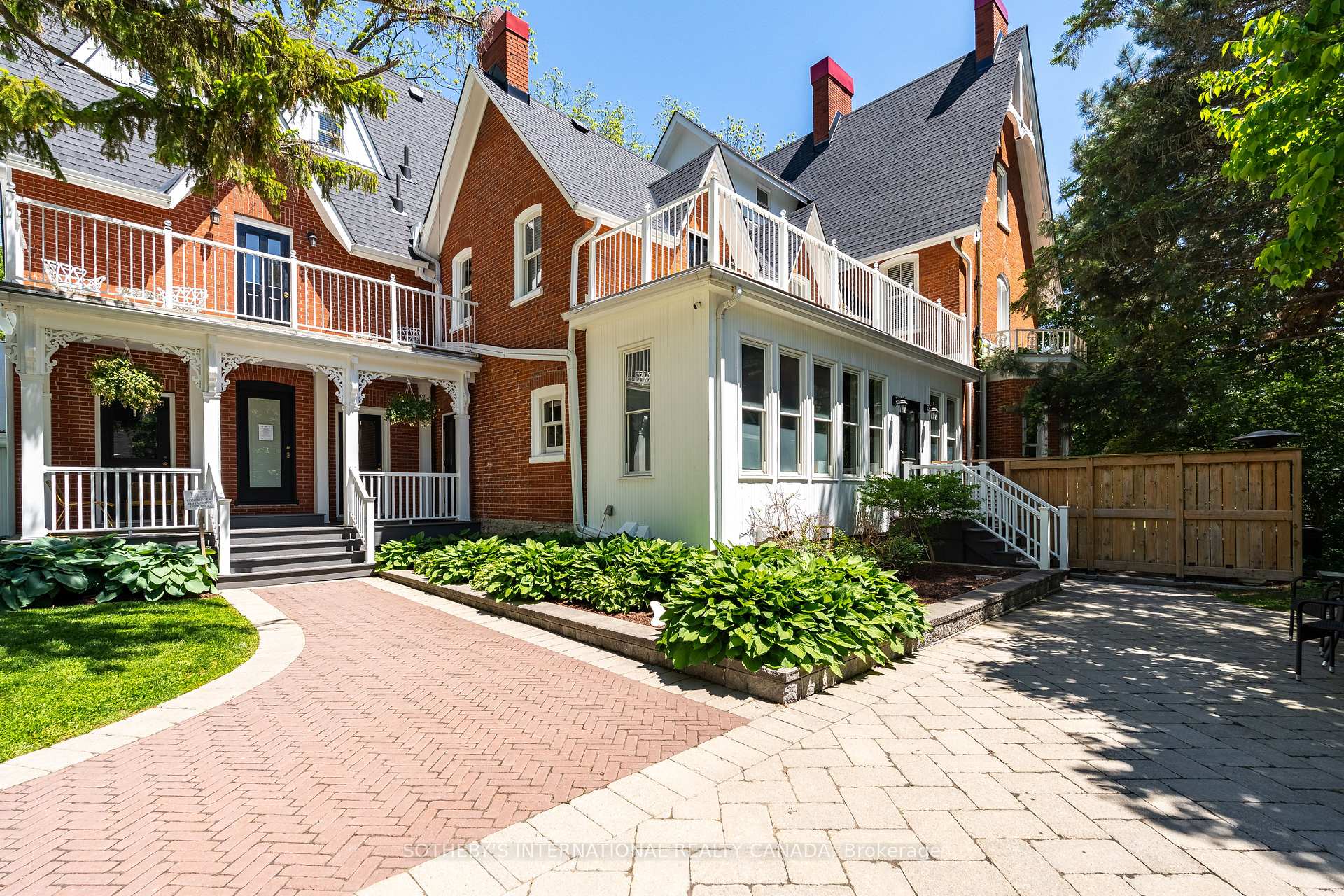 343 Main Street E