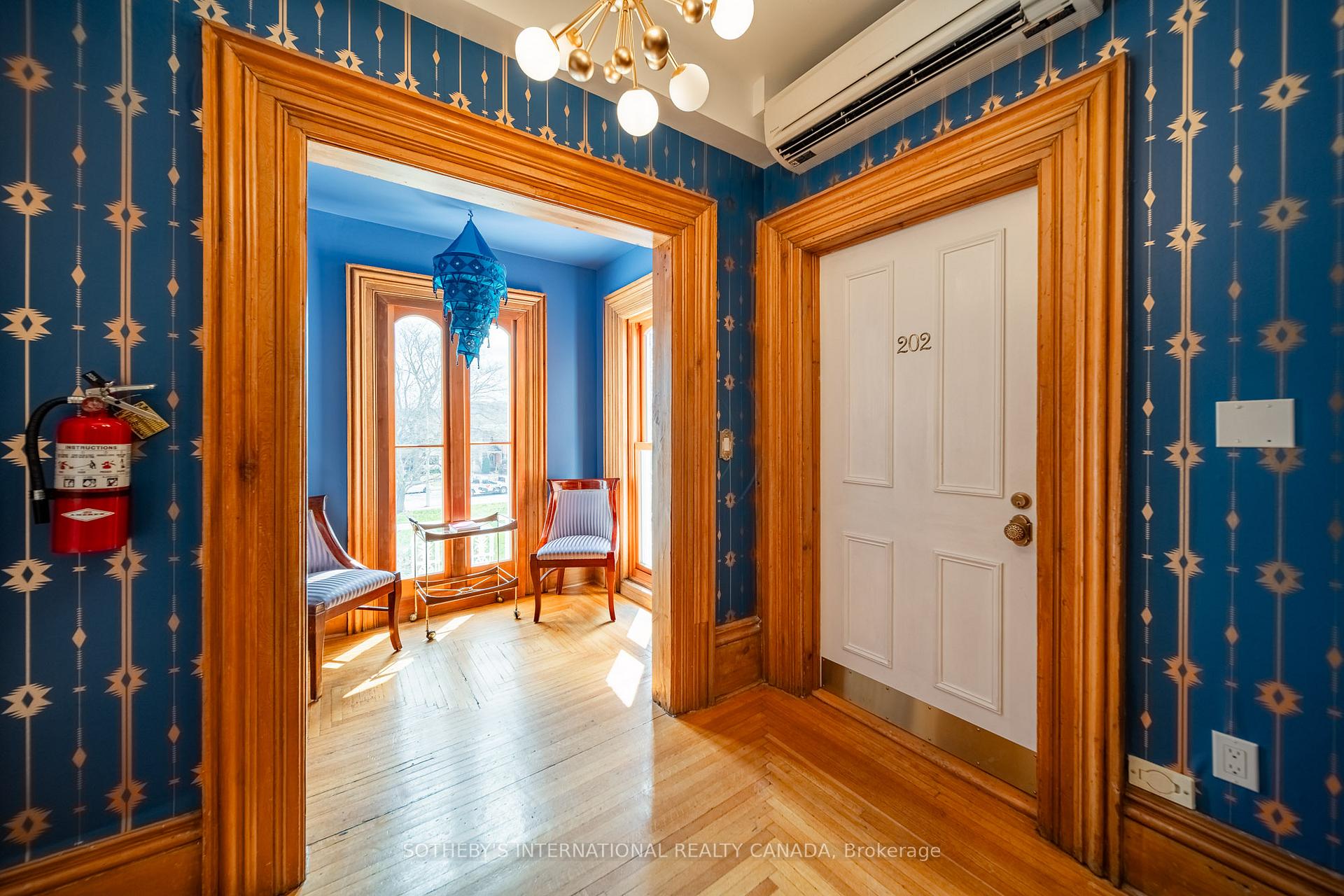 343 Main Street E