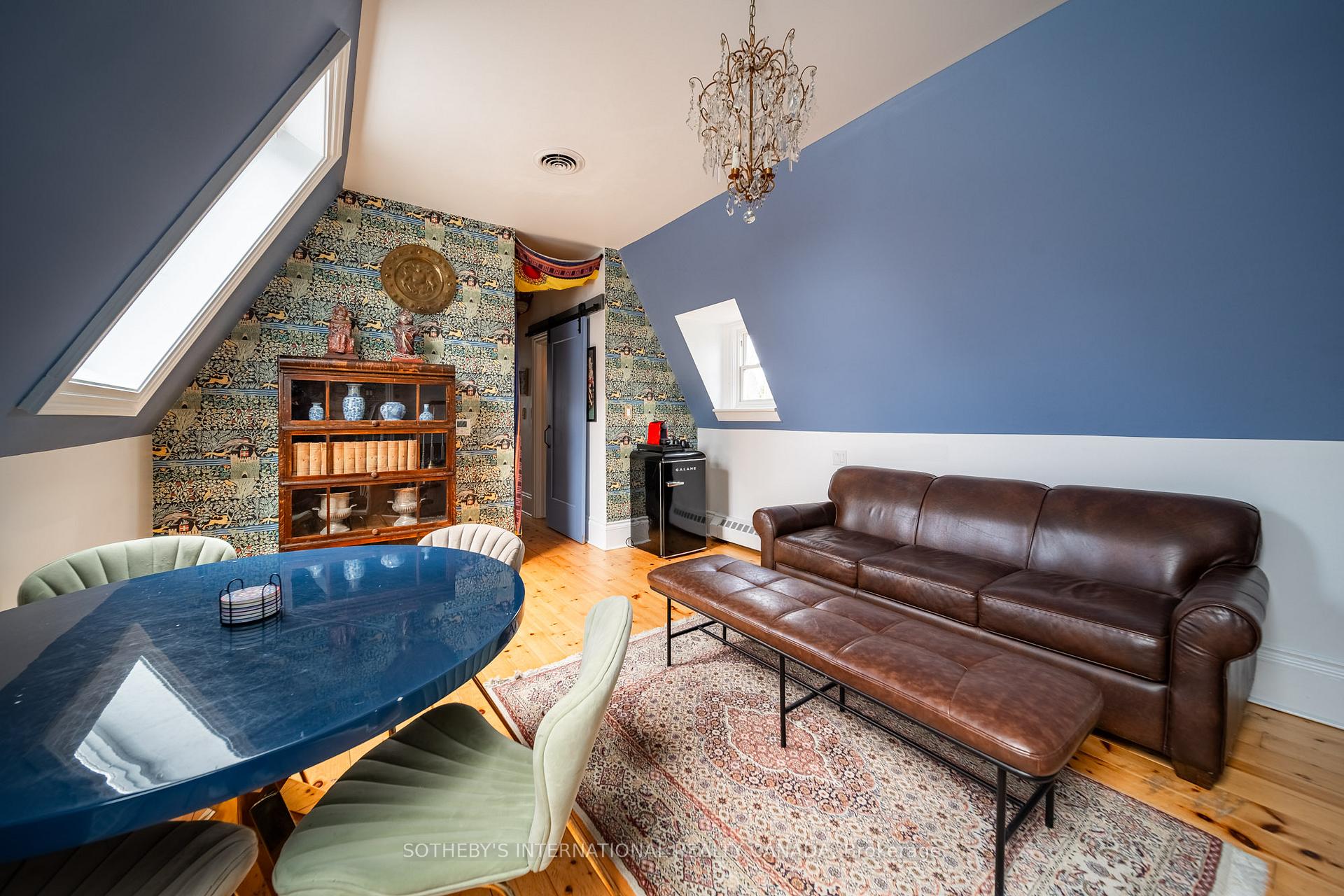 343 Main Street E
