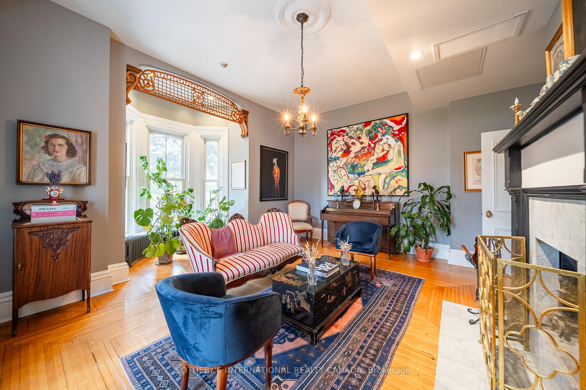 343 Main Street E