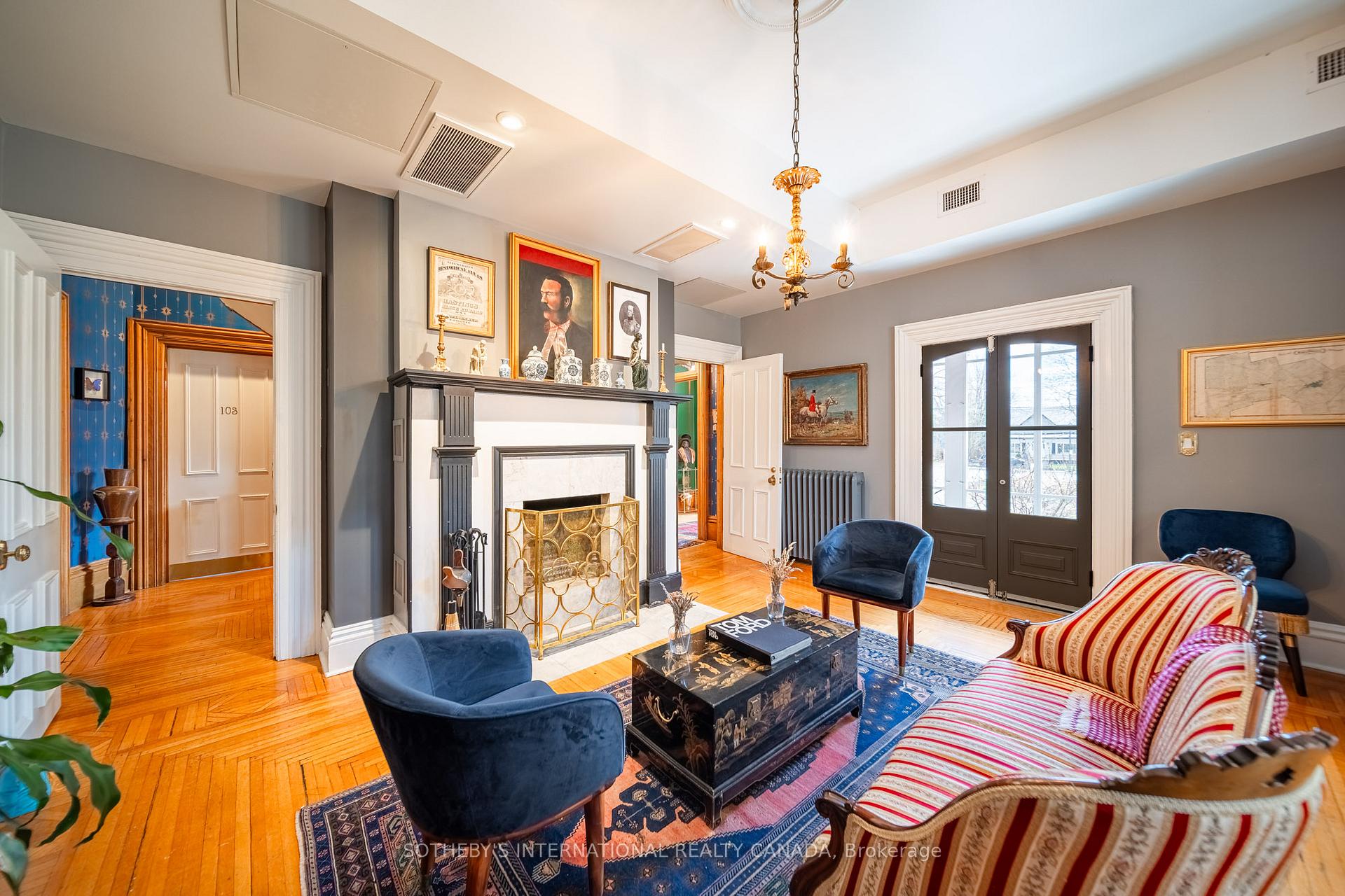 343 Main Street E