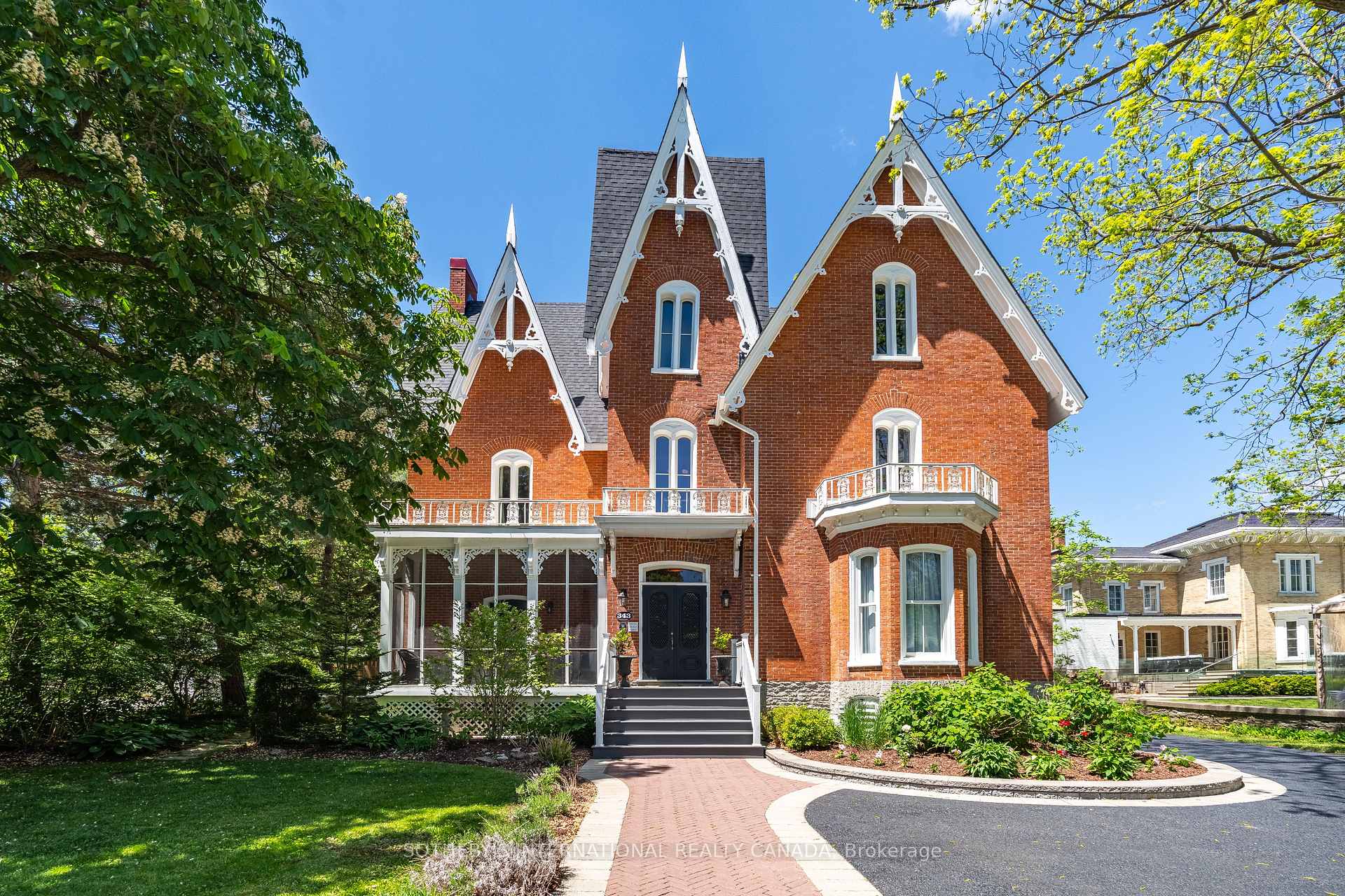 343 Main Street E