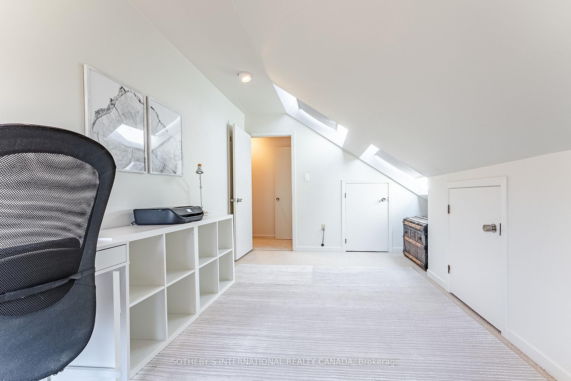 20 Ridgeview Court