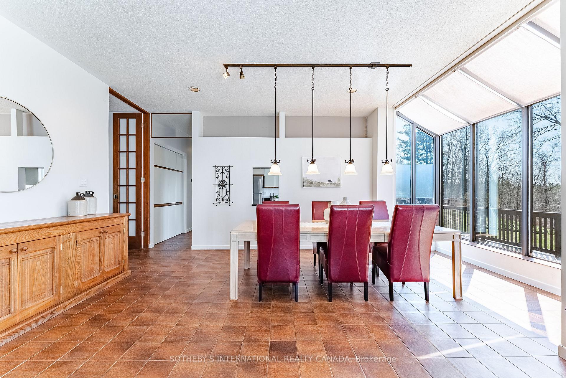20 Ridgeview Court