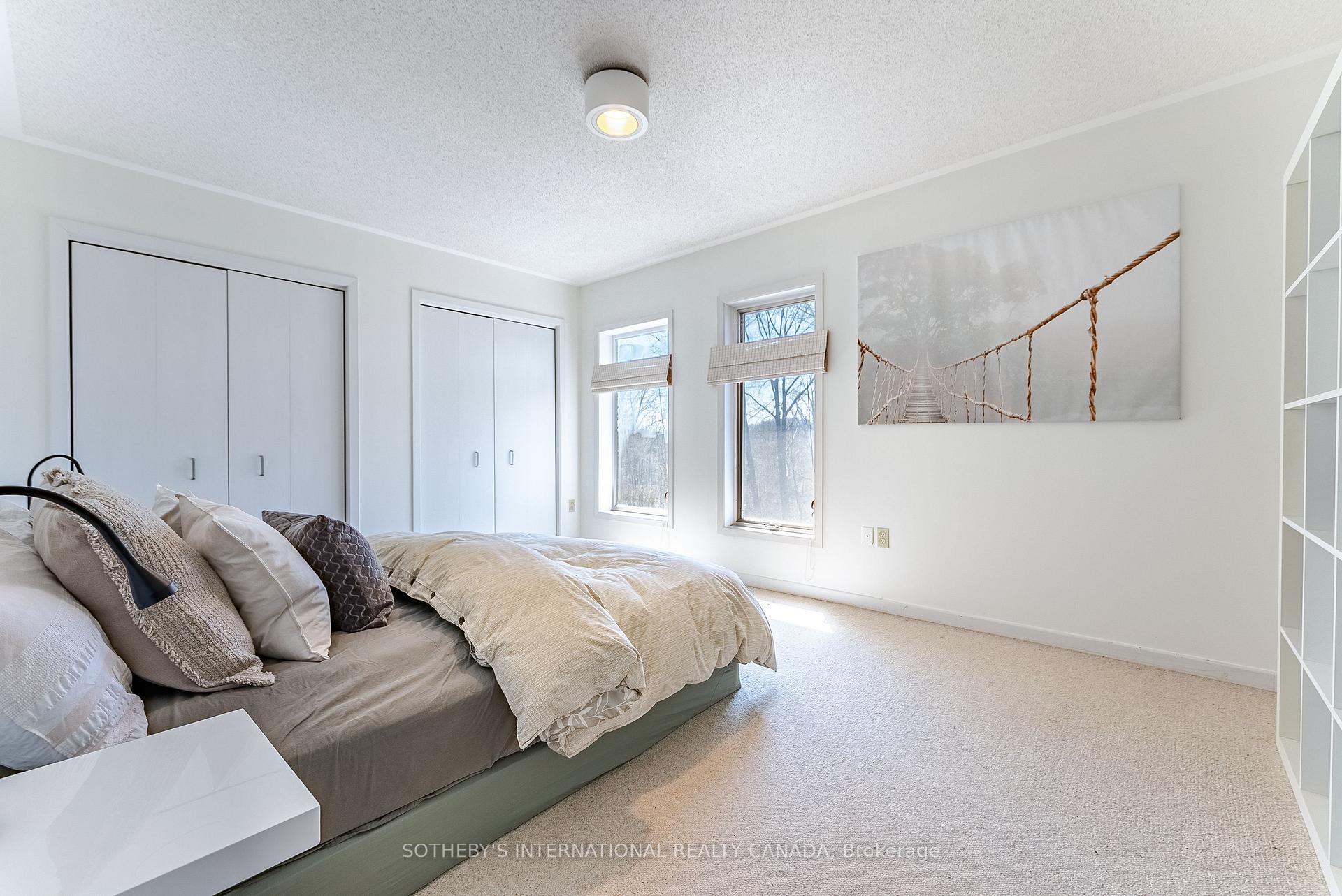20 Ridgeview Court