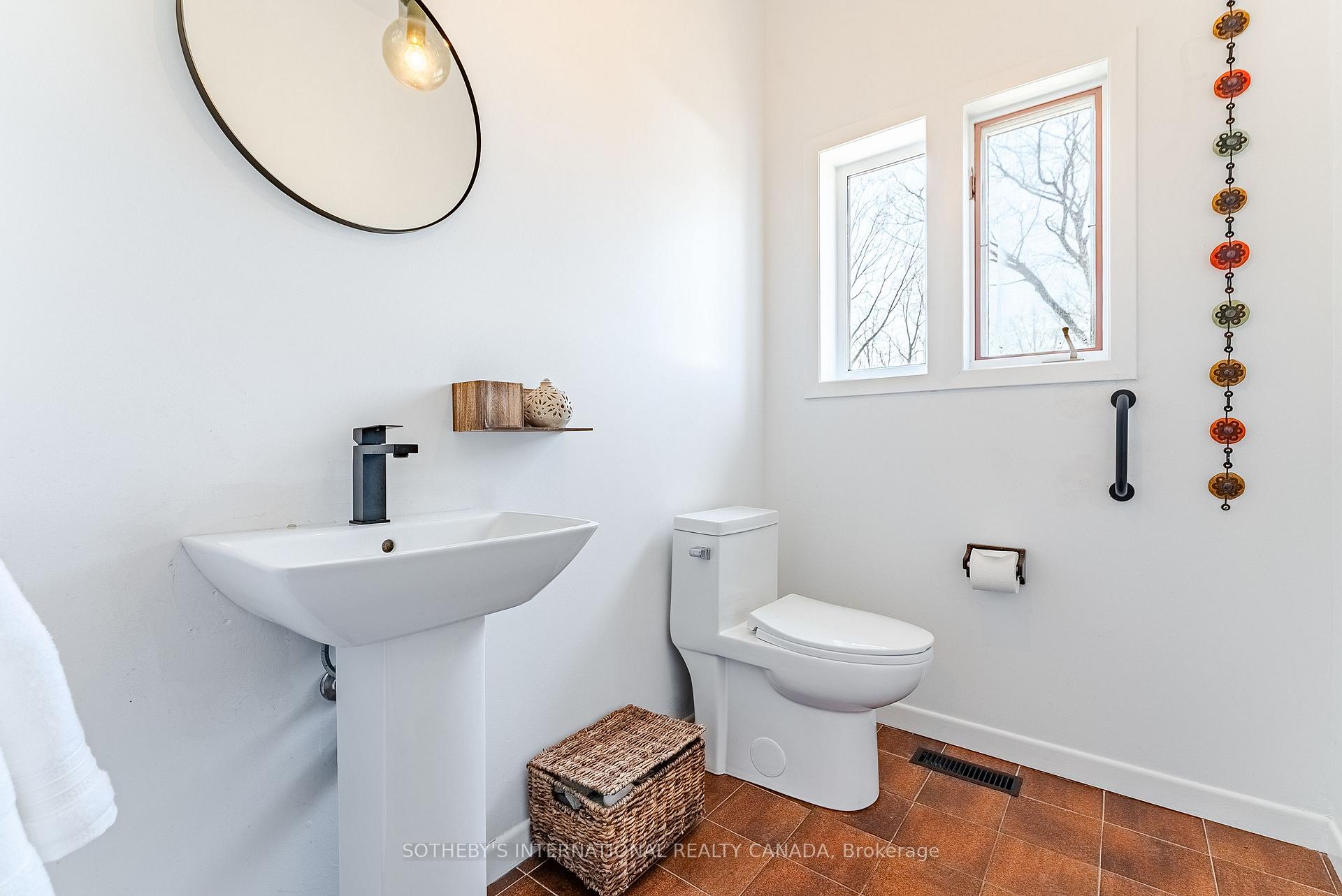 20 Ridgeview Court