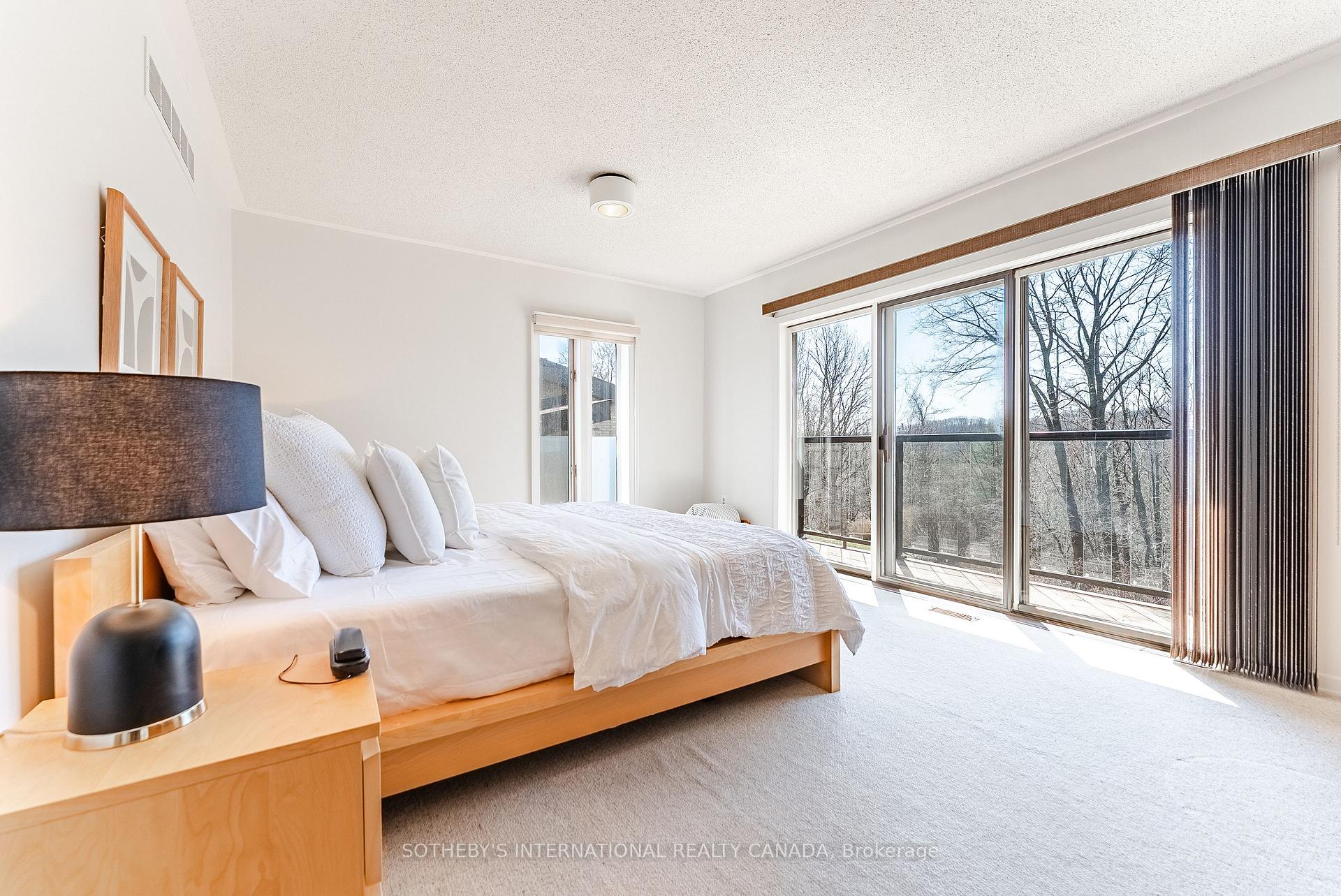 20 Ridgeview Court