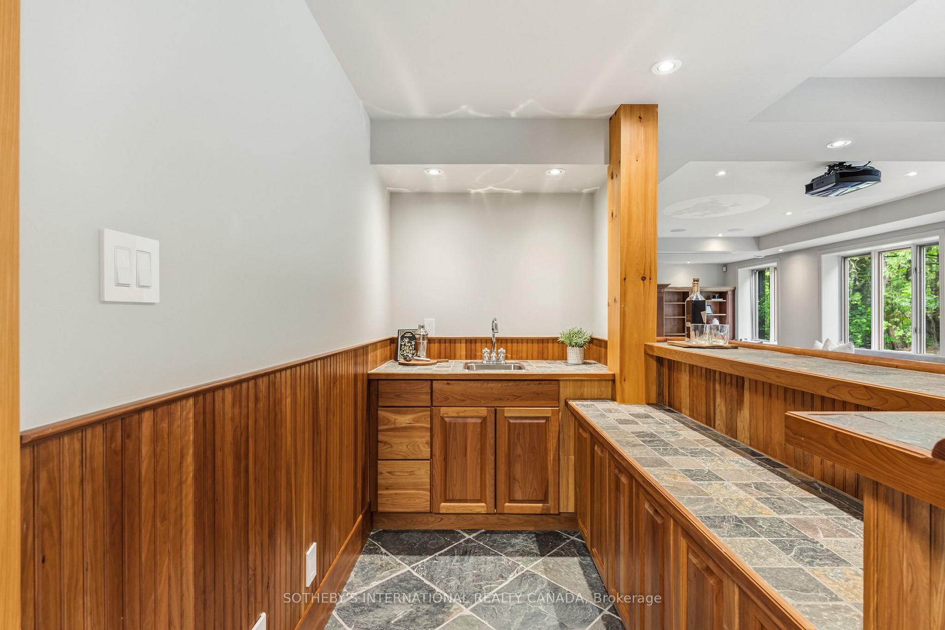 136 Princes Street W