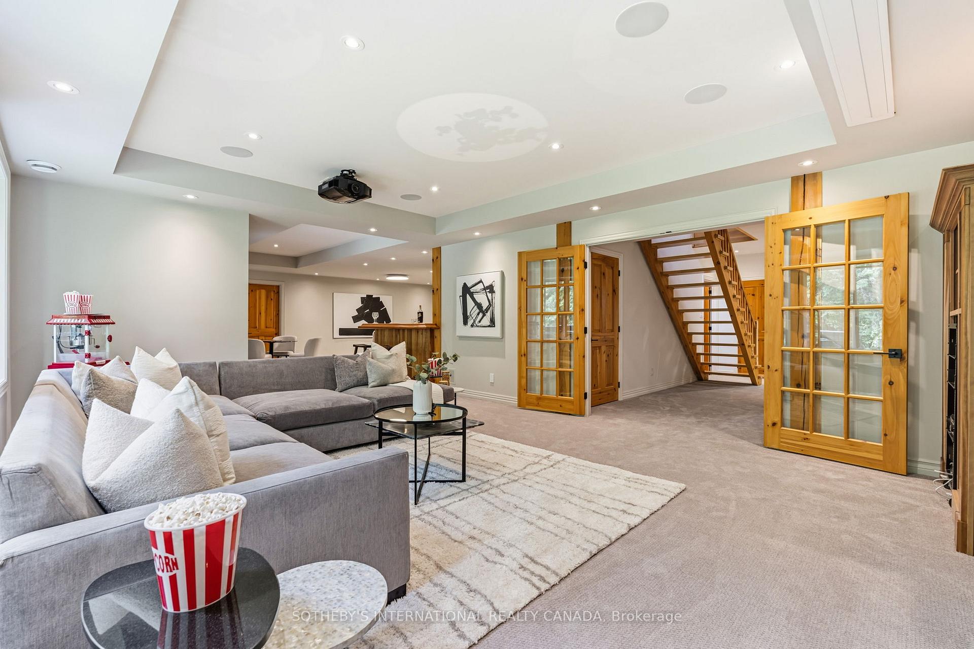 136 Princes Street W