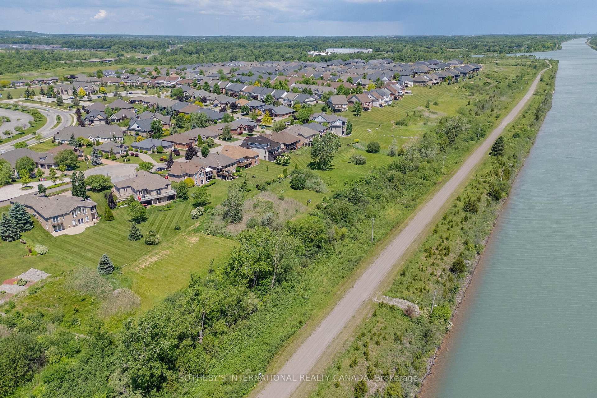 208 Muirfield Trail