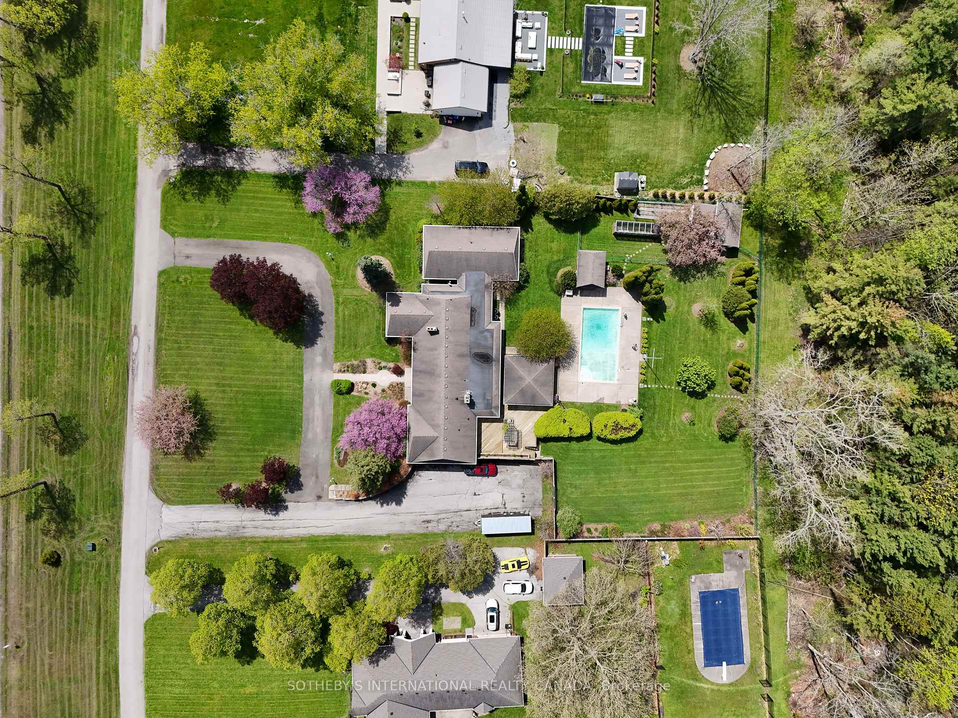 9317 Niagara River Parkway