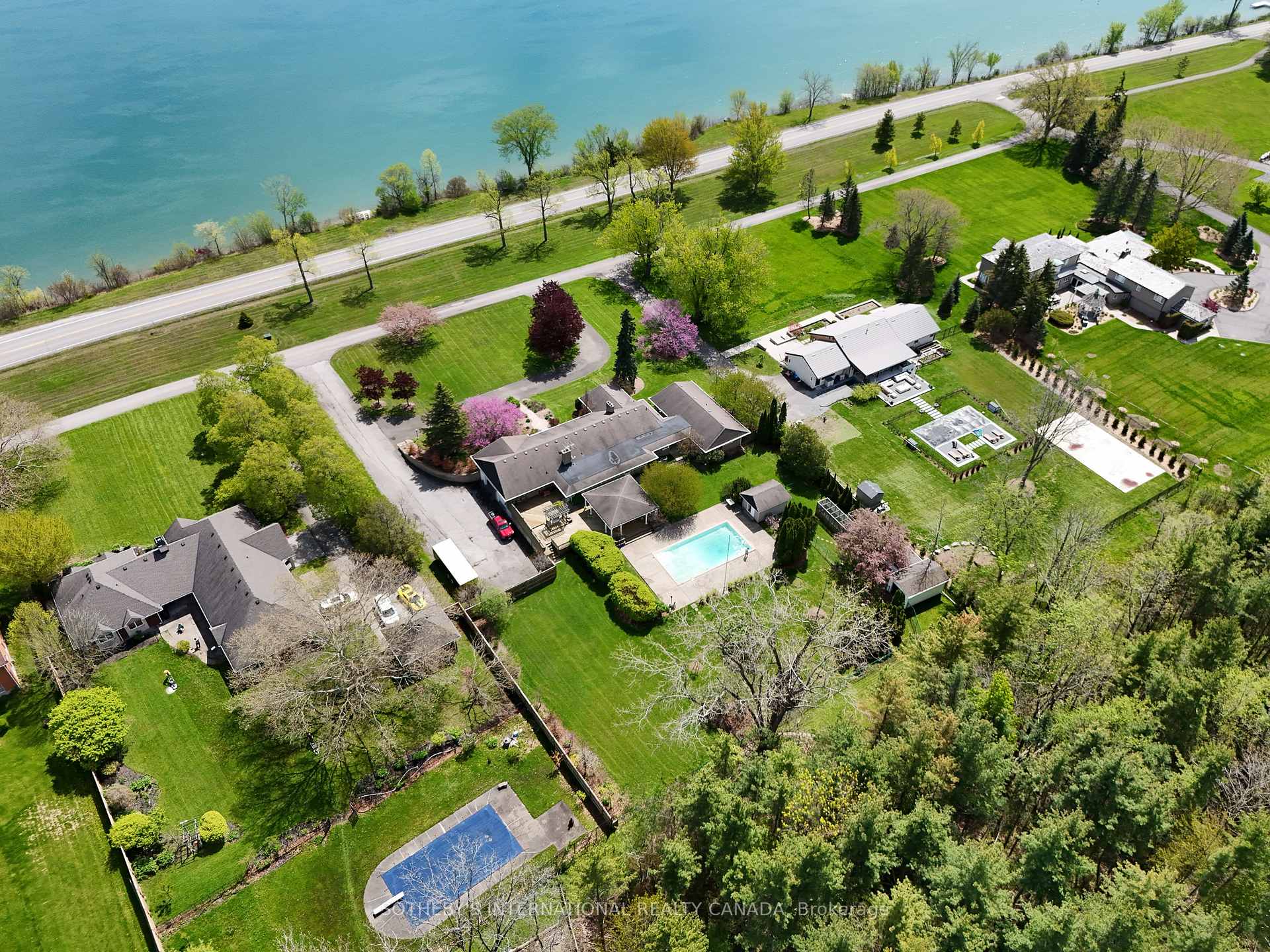 9317 Niagara River Parkway