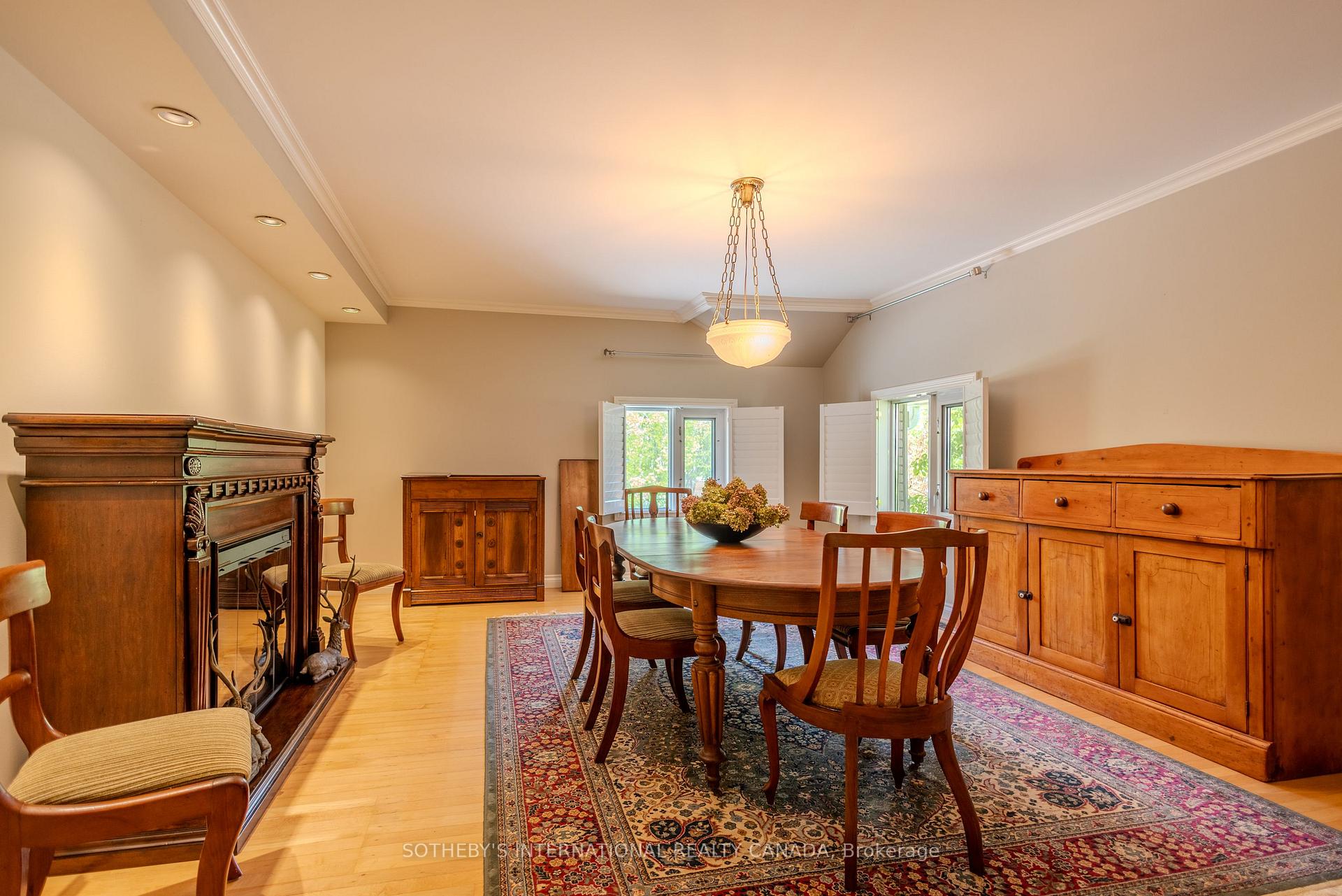 9317 Niagara River Parkway