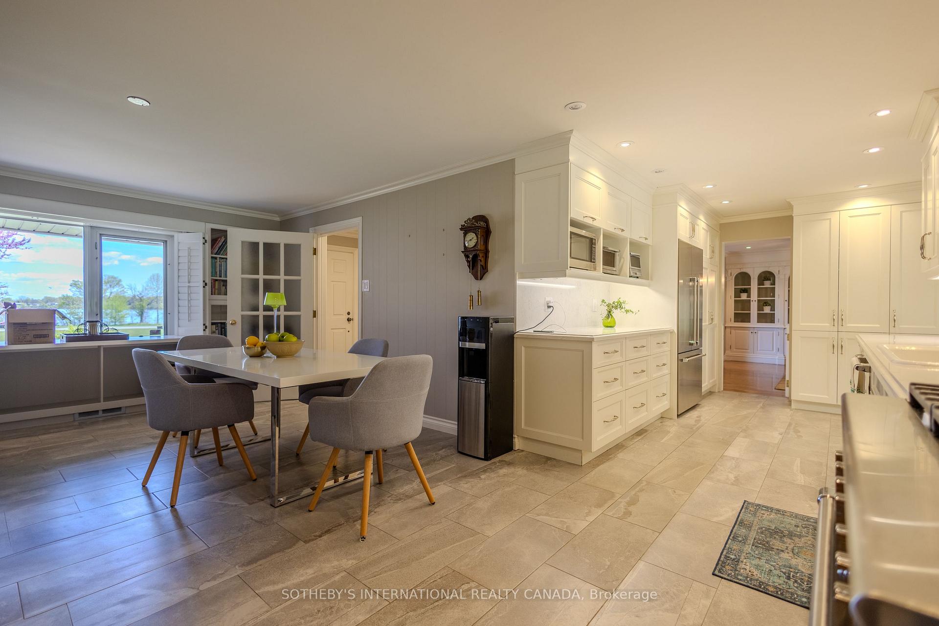 9317 Niagara River Parkway