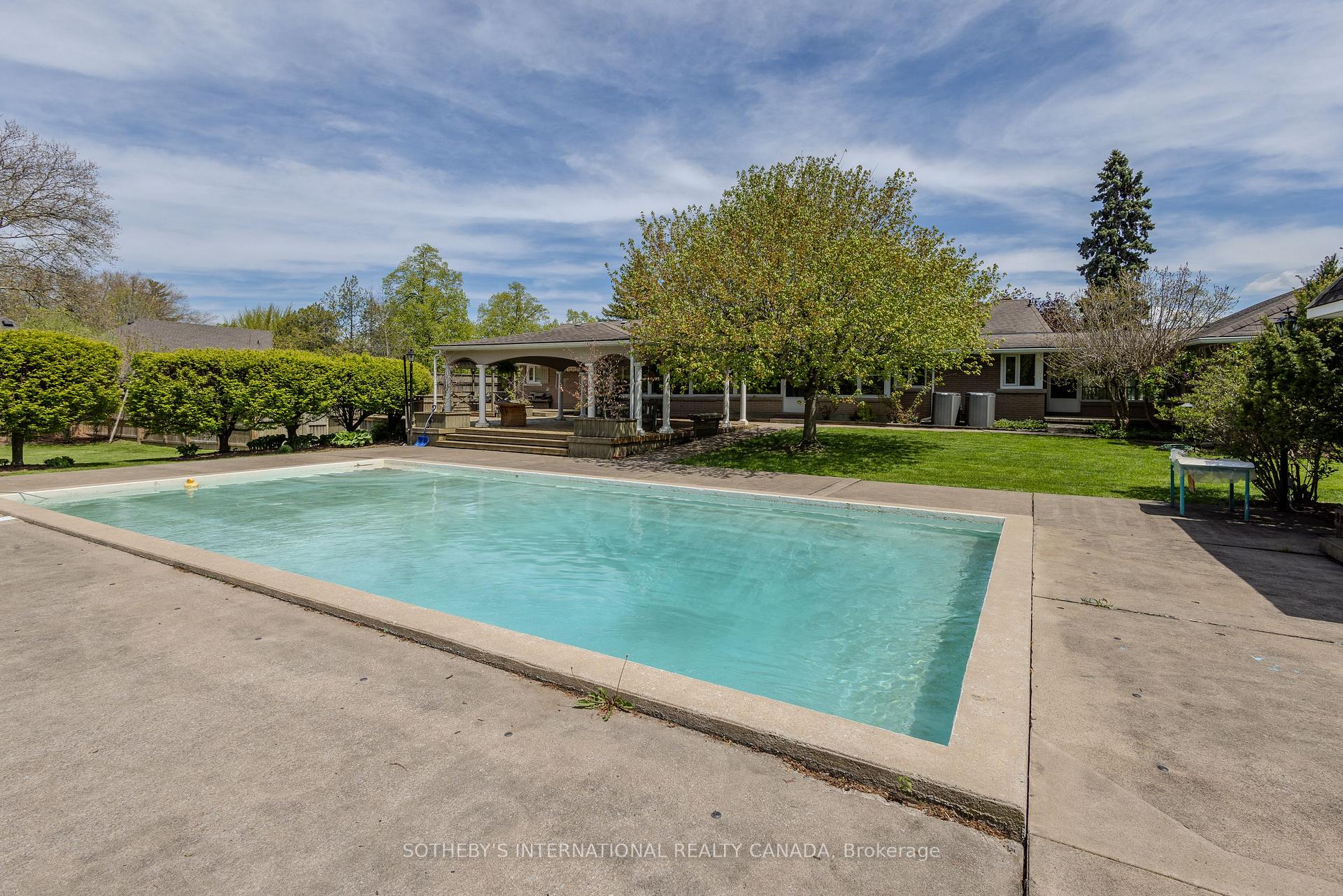 9317 Niagara River Parkway