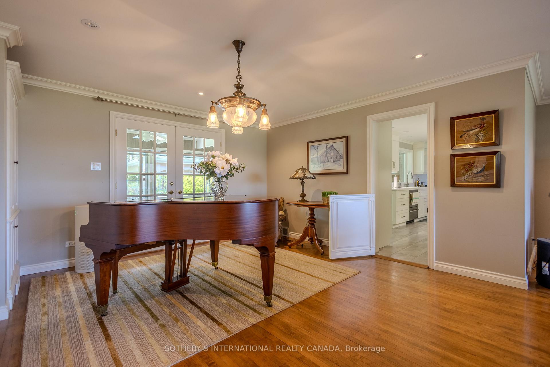 9317 Niagara River Parkway