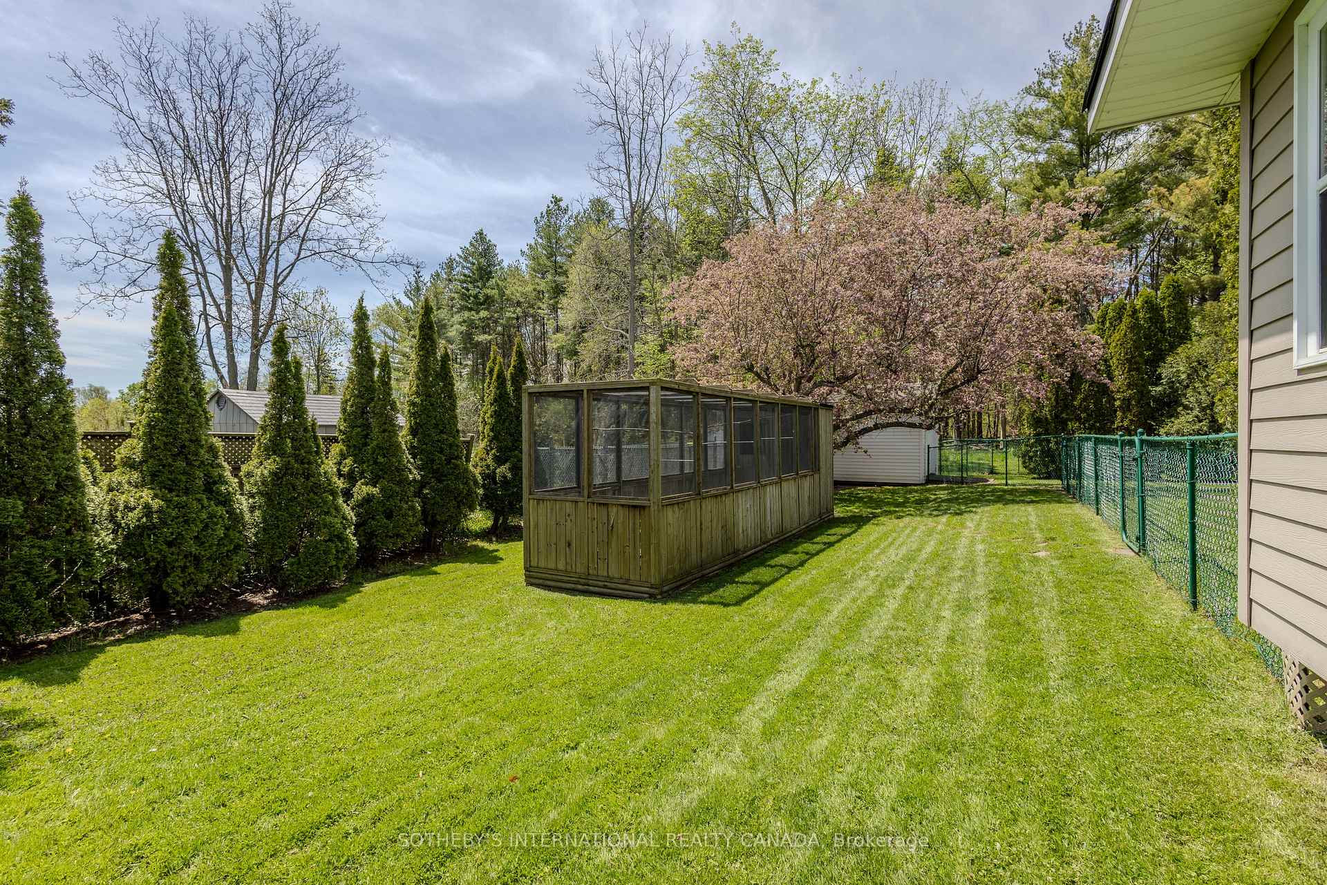 9317 Niagara River Parkway