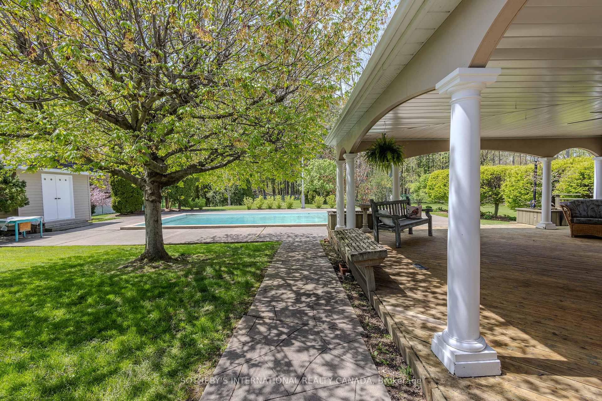 9317 Niagara River Parkway