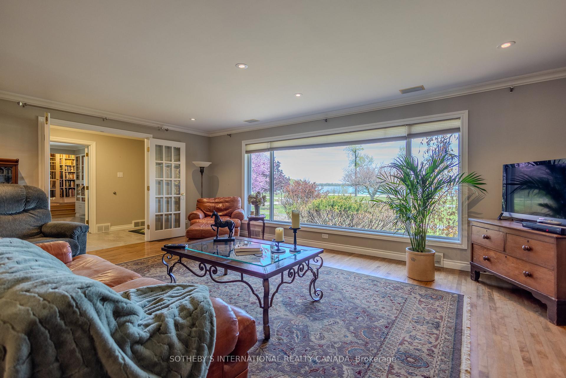 9317 Niagara River Parkway