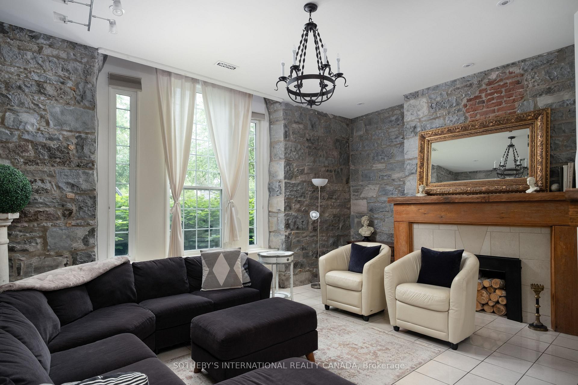 8 Starr Place