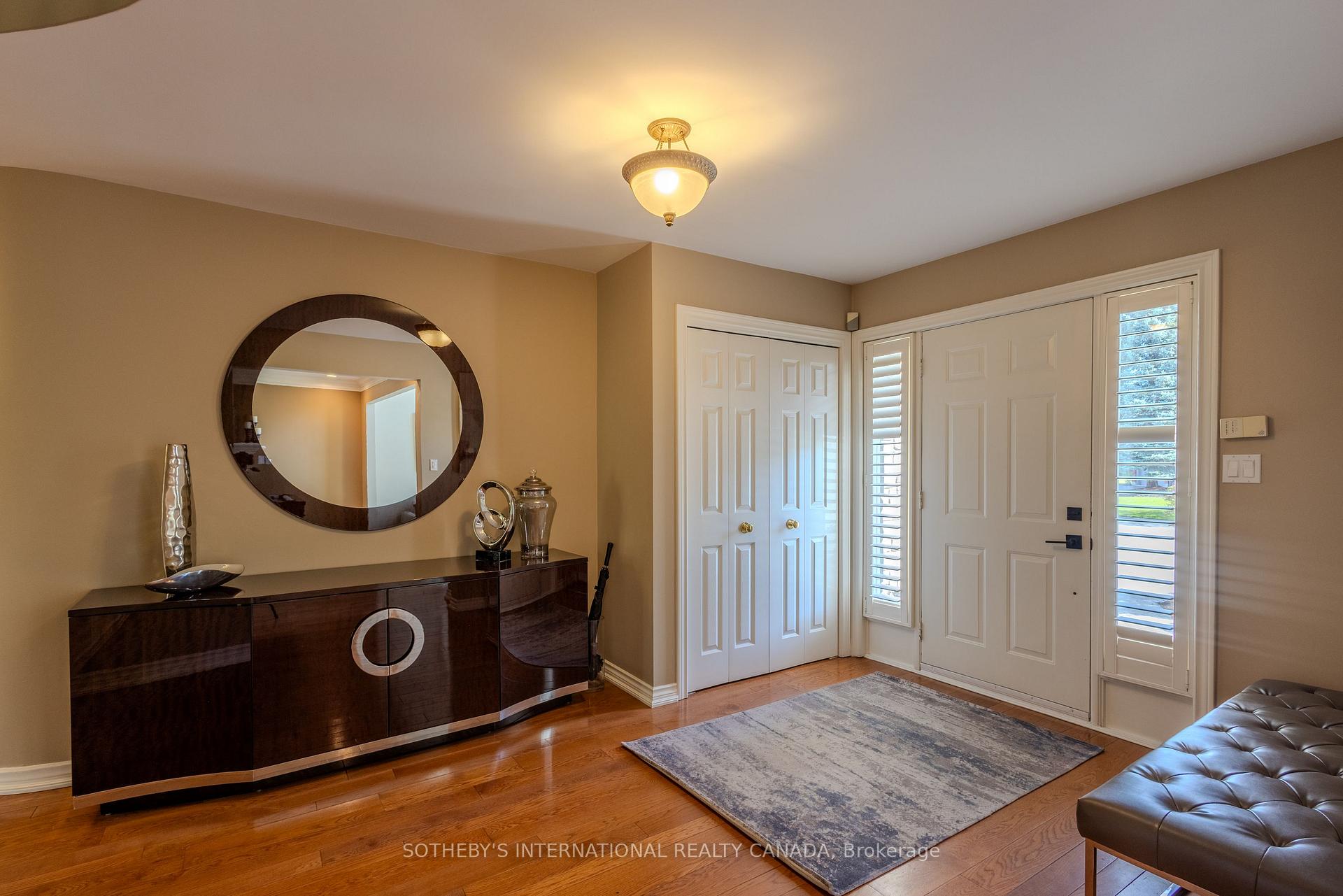 23 FRANCIS CREEK Boulevard