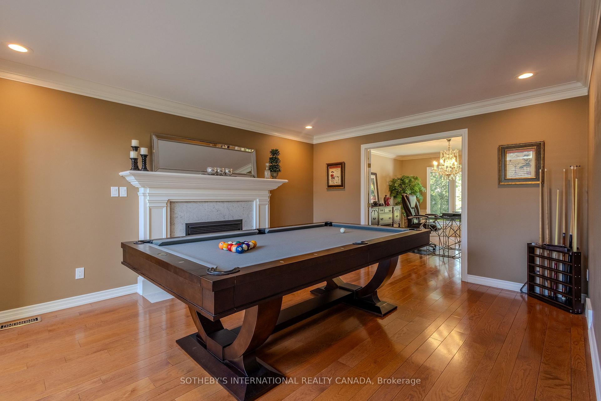 23 FRANCIS CREEK Boulevard