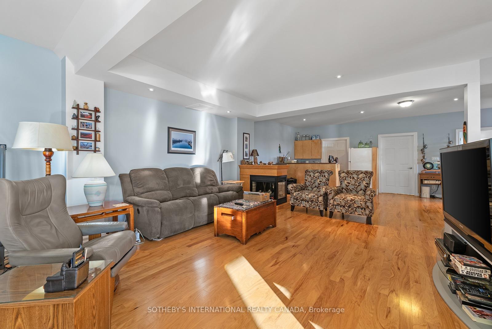 4390 Highway 7