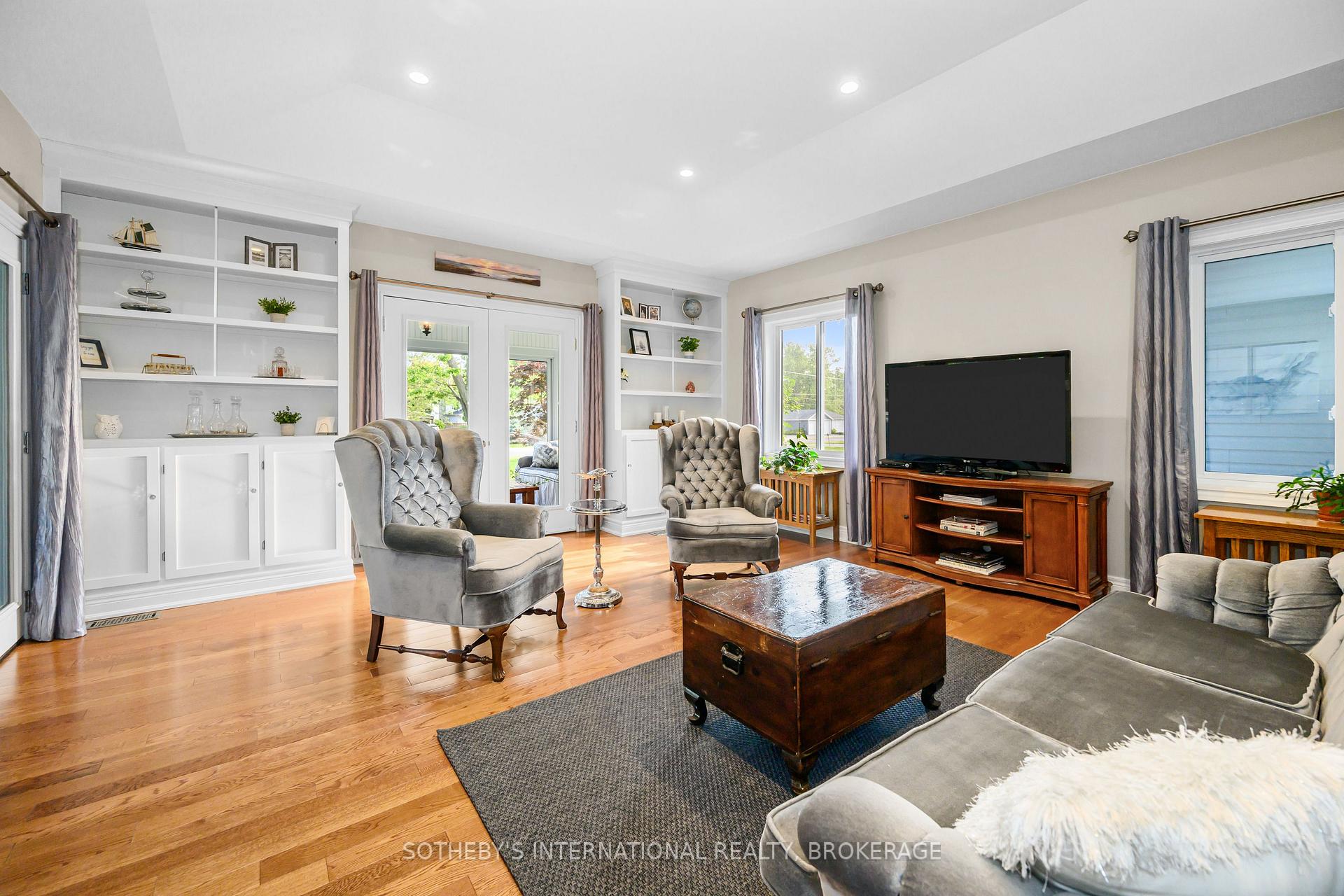 880 Edgemere Road